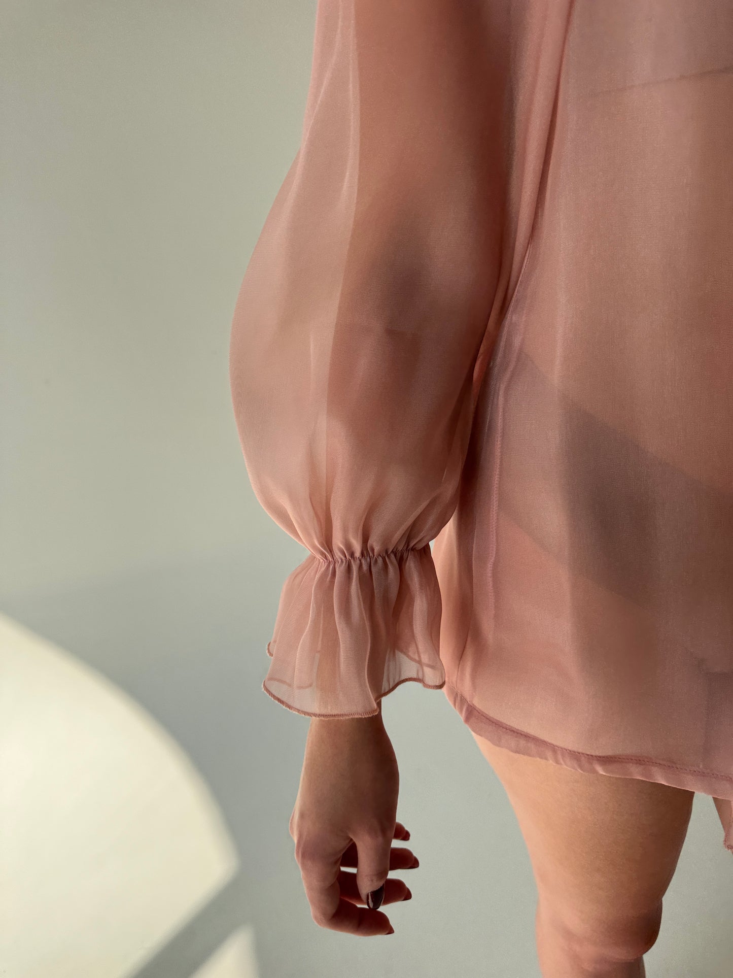 Top roz pudrat din organza în cori spectaculos de la zi la seară