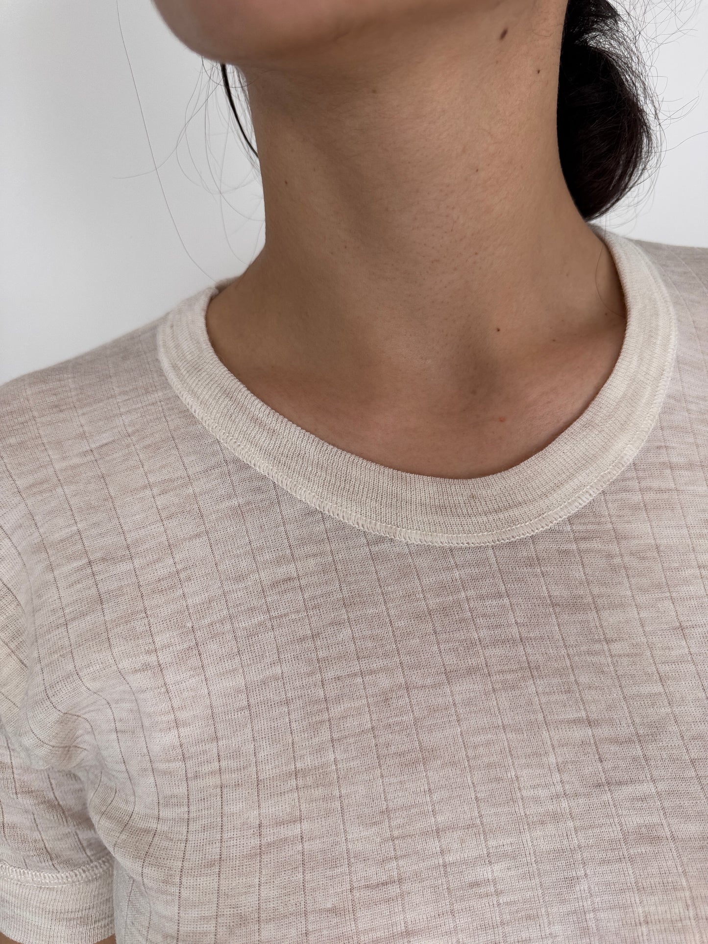 Top italian light nude din lana extrafina irestringibila