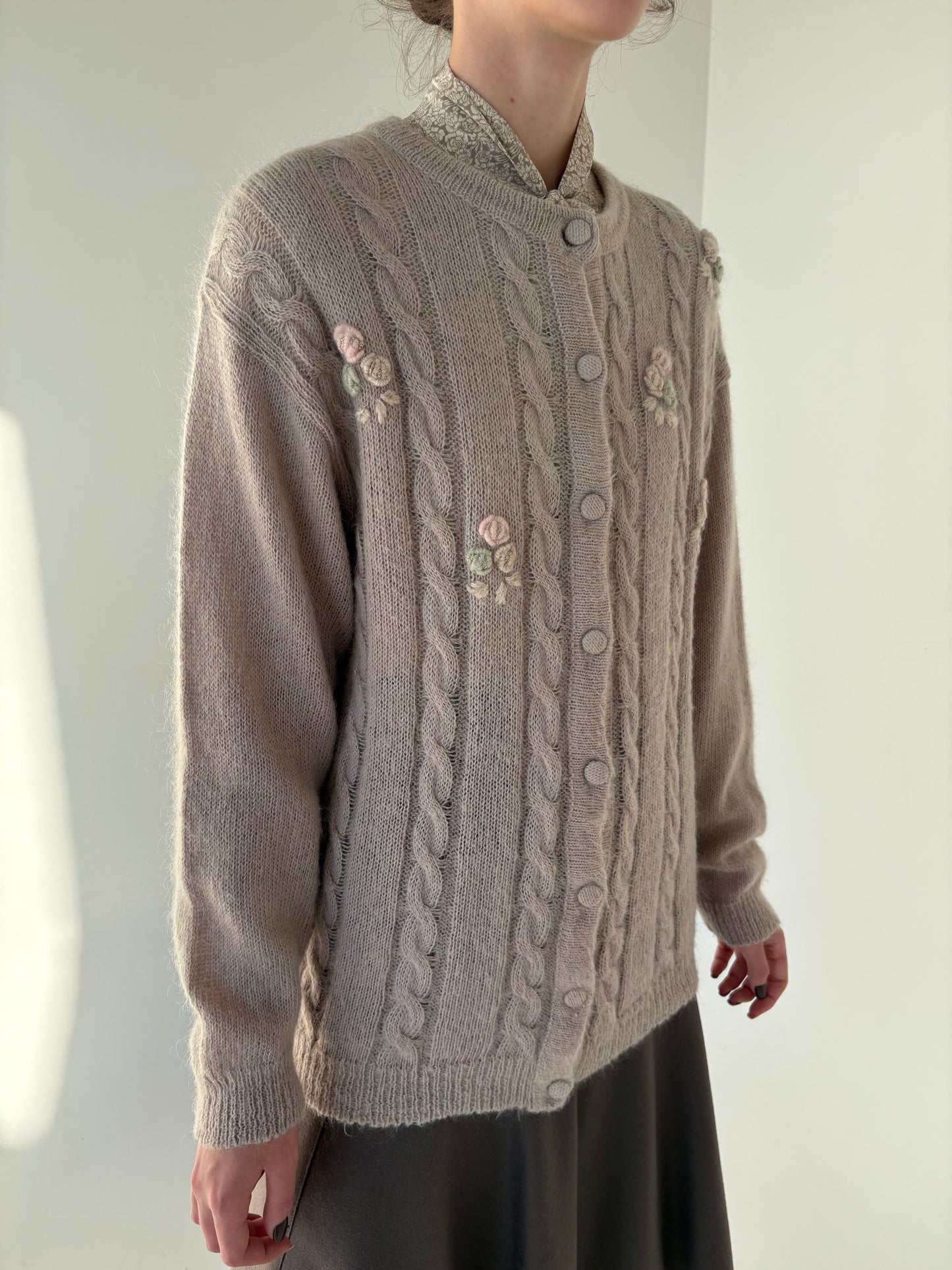 Cardigan vintage dusty pink brodat manual 3D din baby mohair