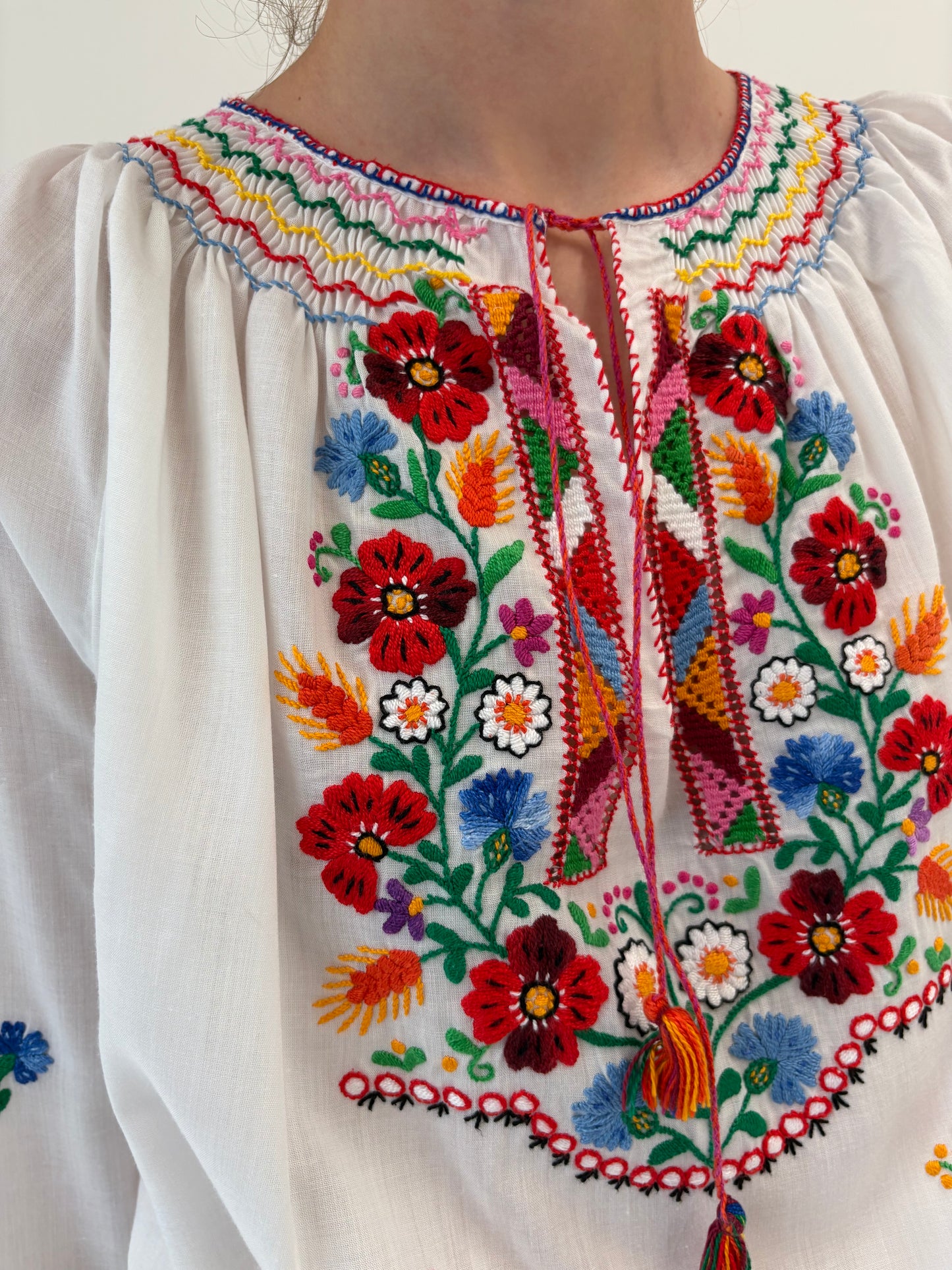 Bluză vintage bijuterie cu broderie manuală excepțională