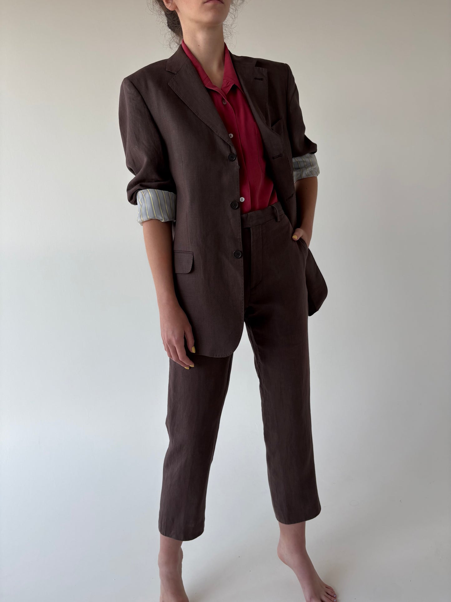 Costum chocolate brown din in in croi actual