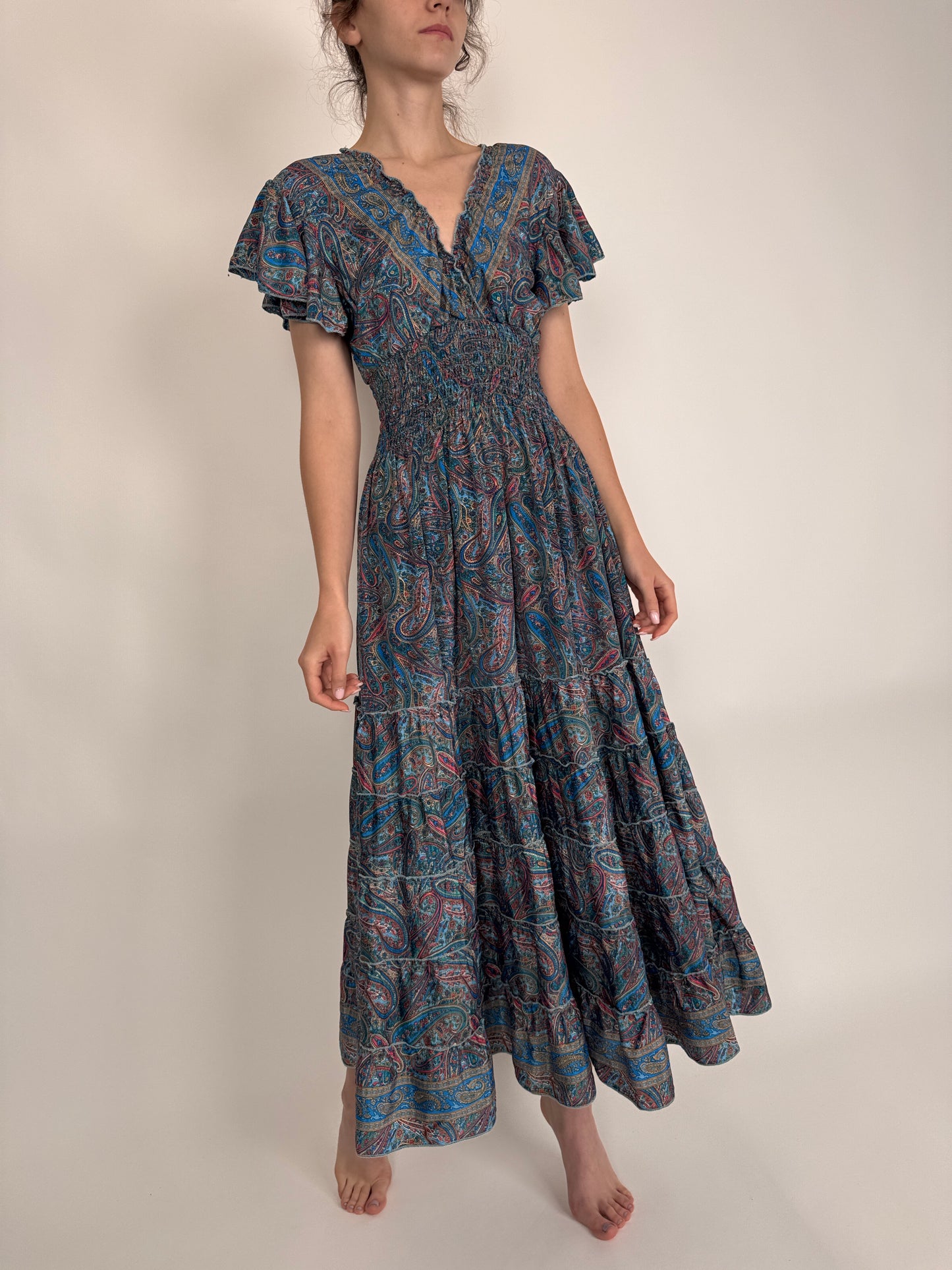 Rochie maxi cu print paisley și talie ultra marcată elastică
