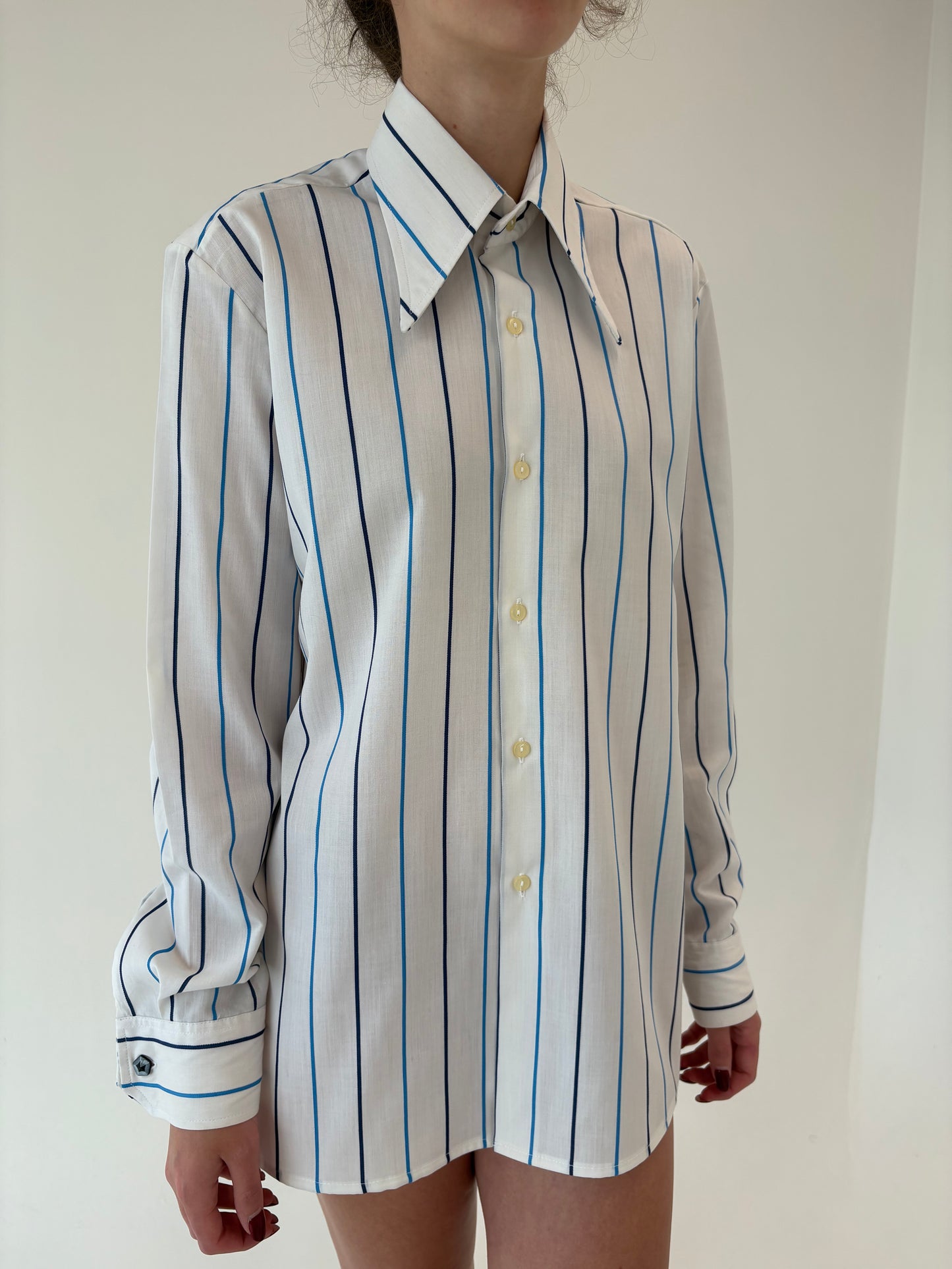 Cămașa vintage din poplin de bumbac cu butoni incluși și dungi verticale