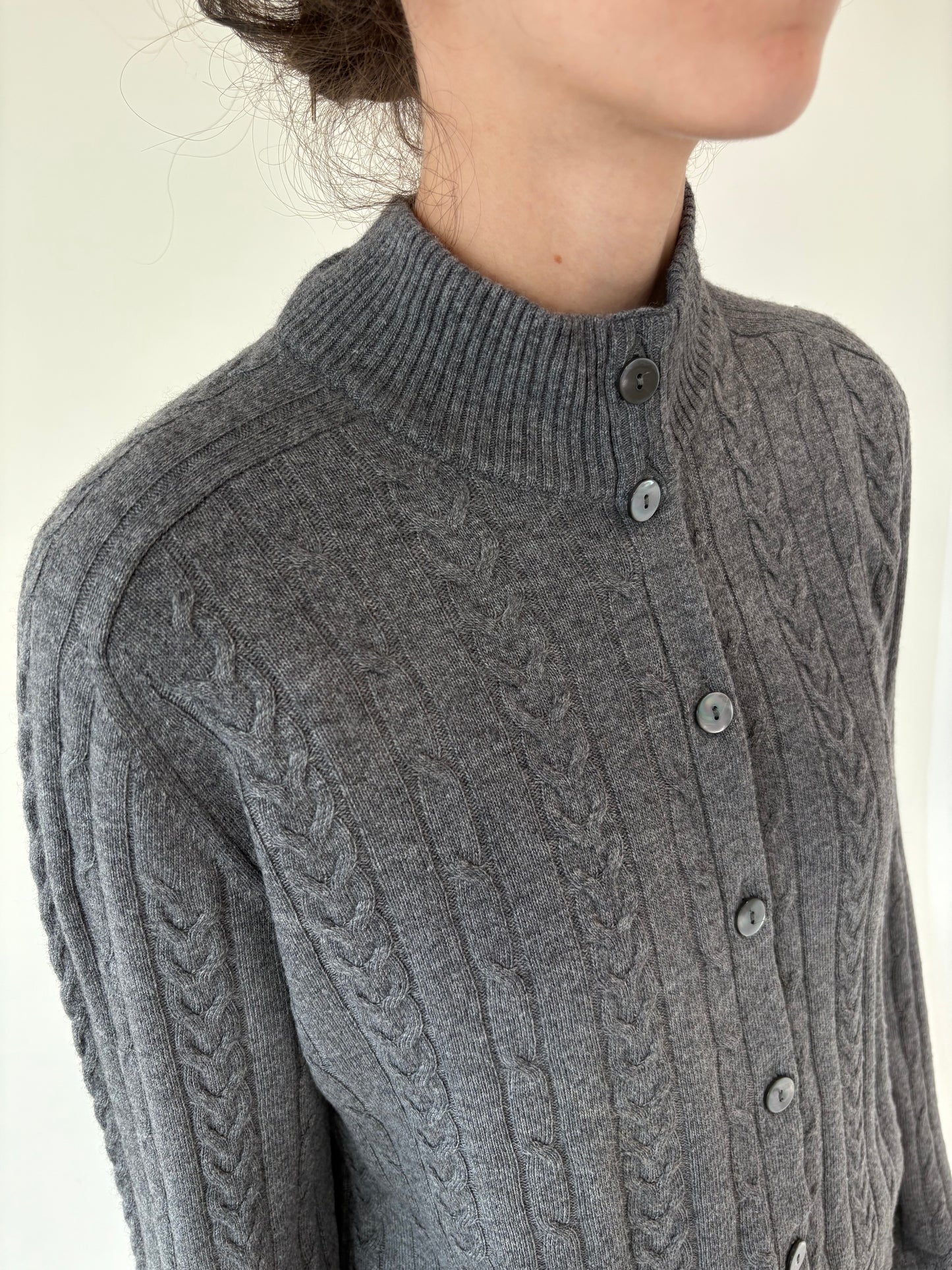 Cardigan italian tip Maleta din lana merino extrafina cu torsade