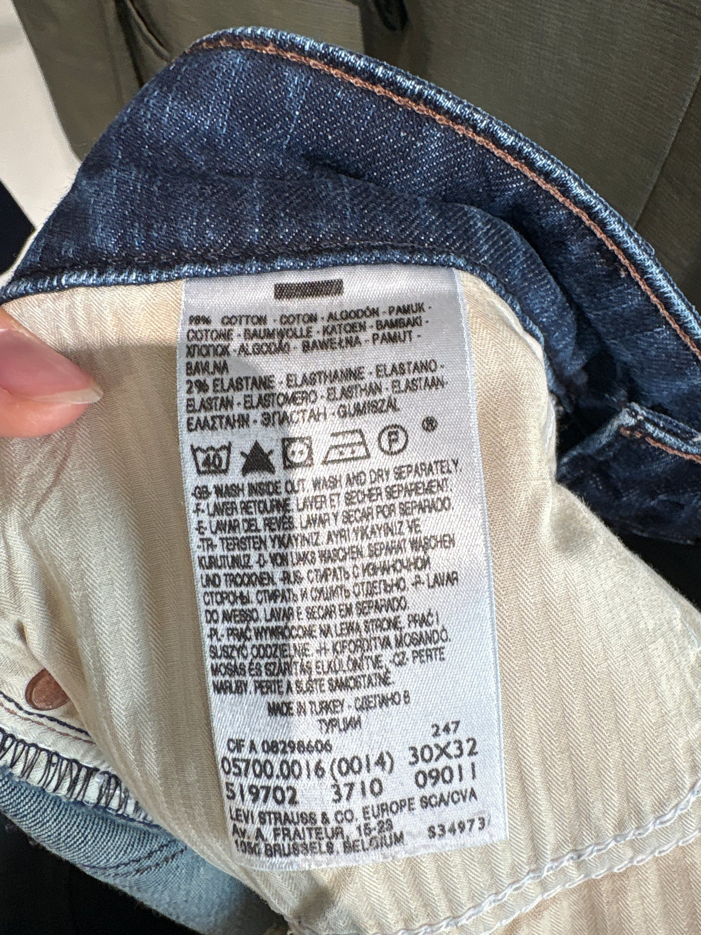 Jeans Levi’s demi curve dark wash modelatori