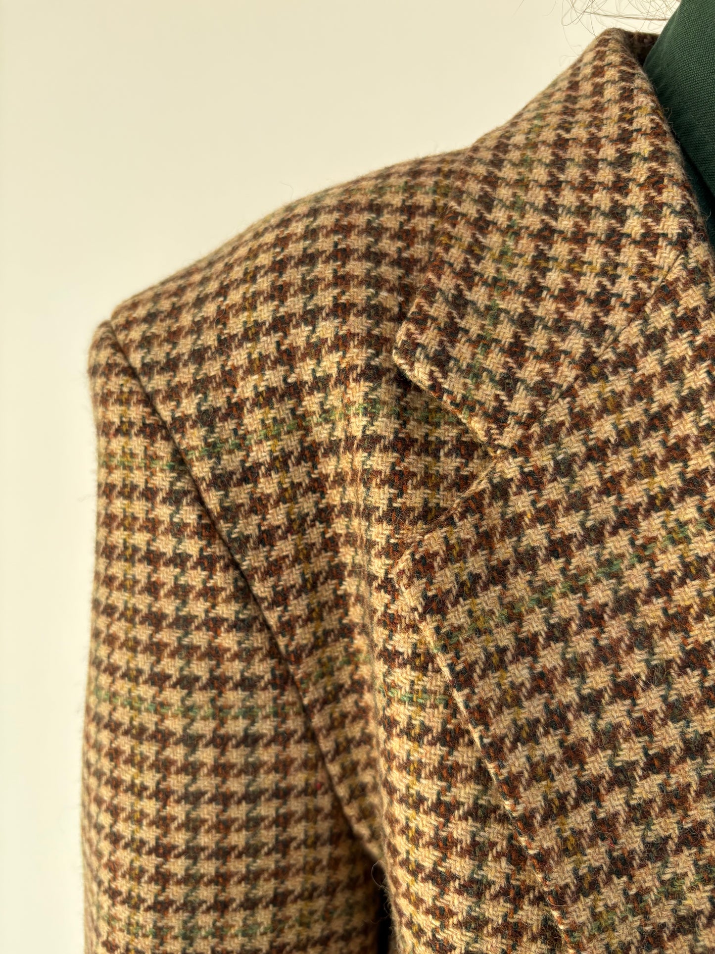Sacou camel pied de coq în carouri din tweed gros în culori clasice