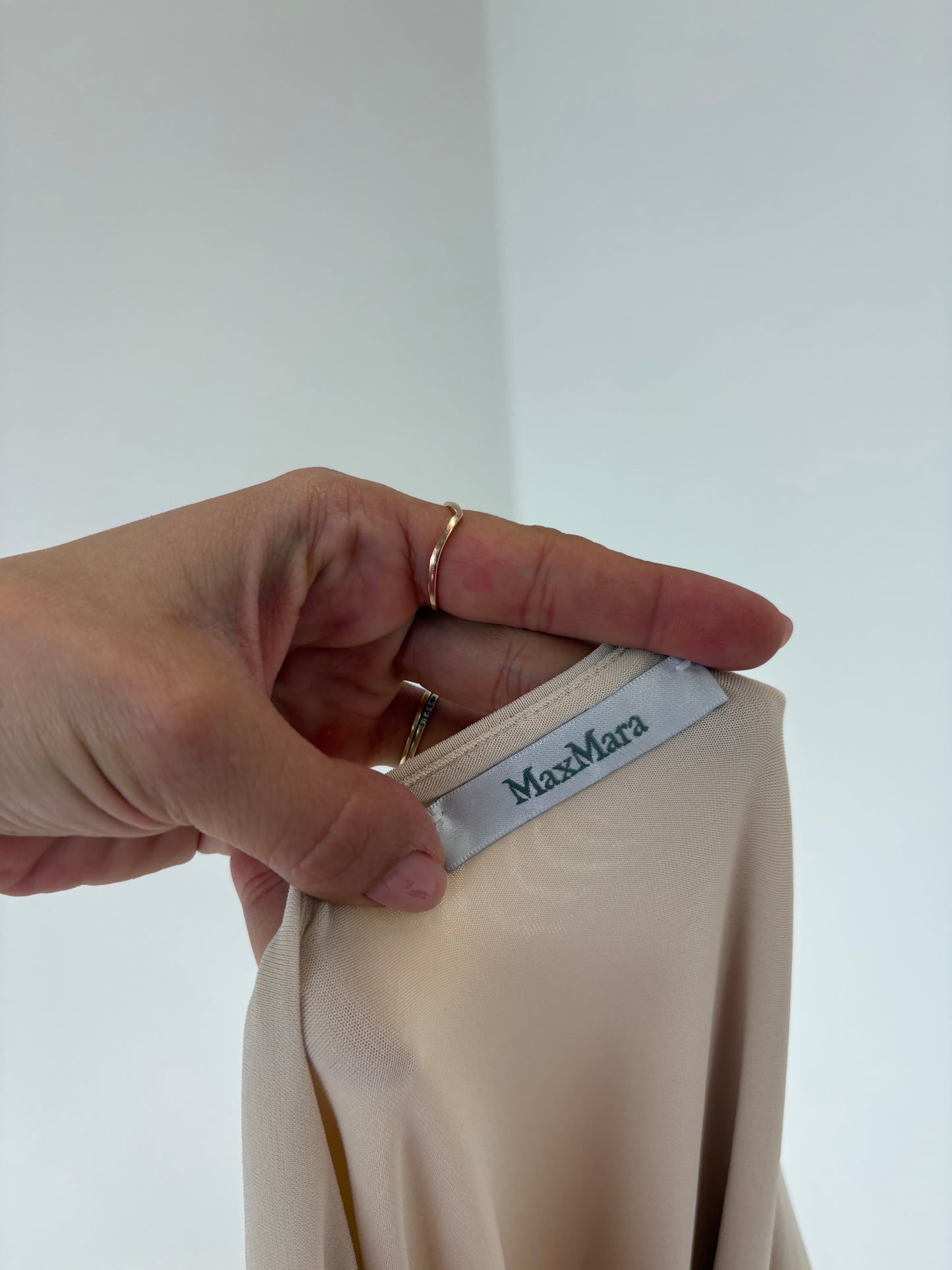 Bluză Max Mara din mesh modelator în croi modern elevat