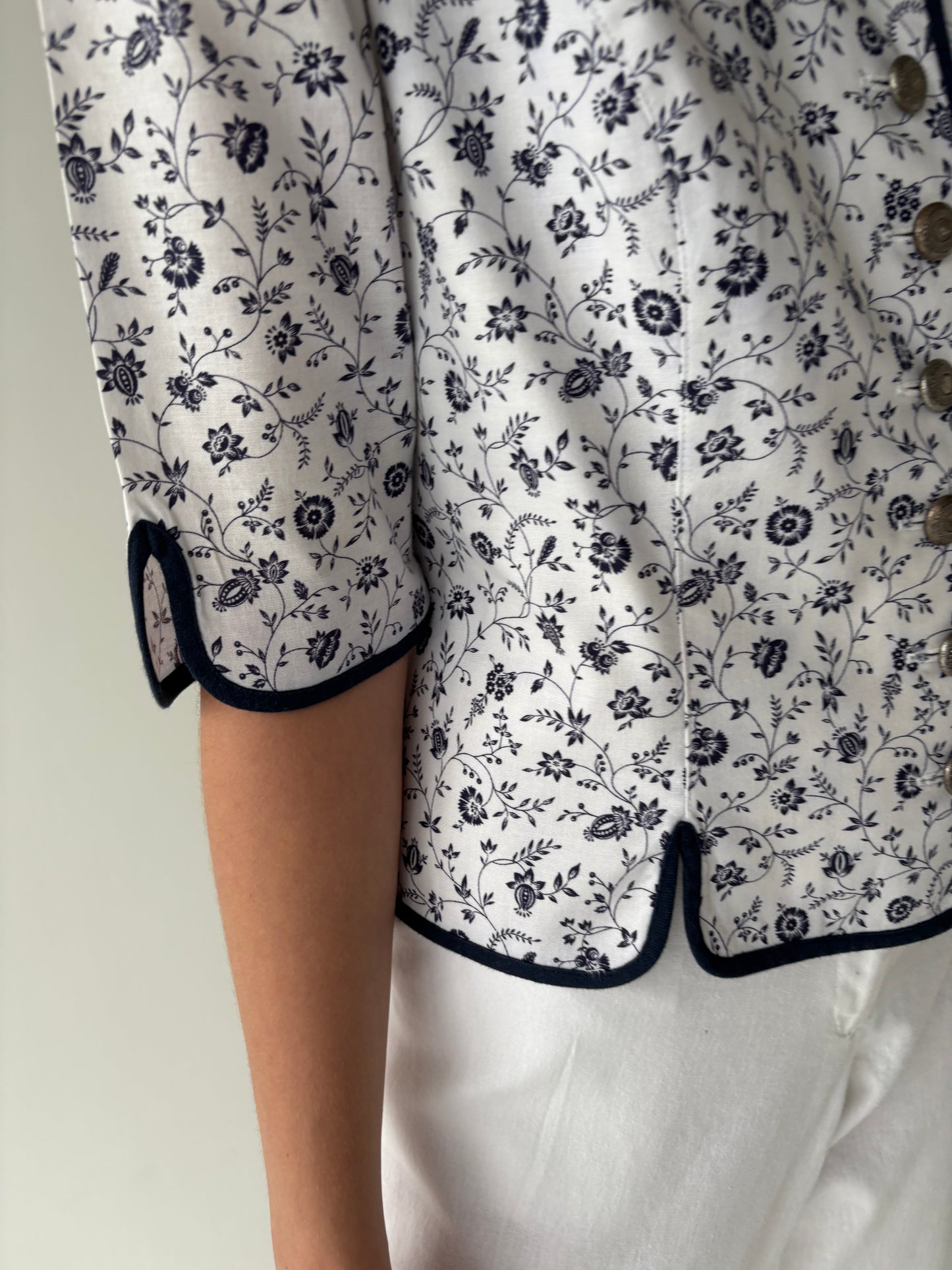 Sacou vintage cambrat cu influențe Navy și talie reglabilă