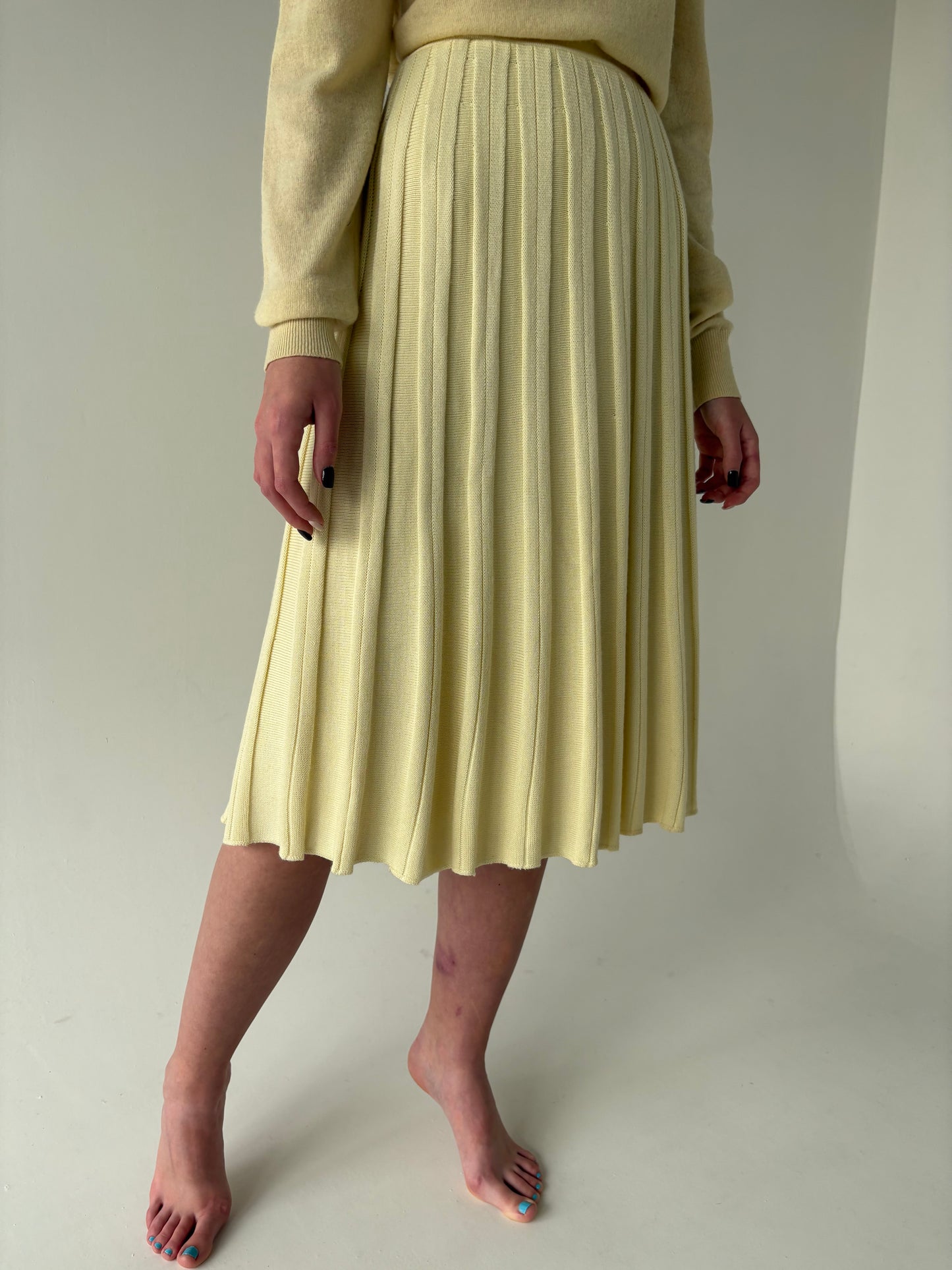 Fustă vintage plisată butter yellow din tricot de lana extrafina