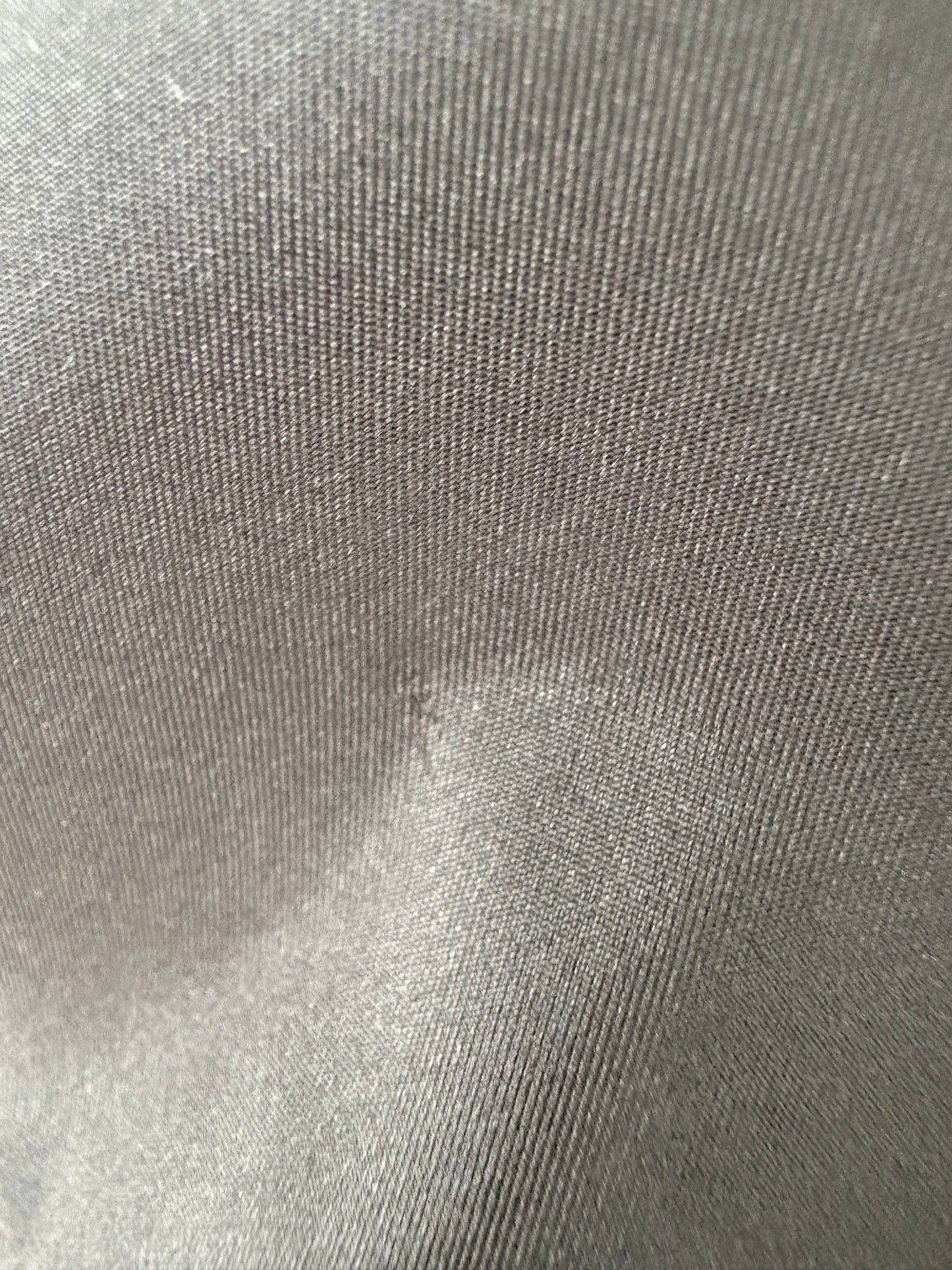 Sacou negru în croi minimalist ușor cambrat și satinat