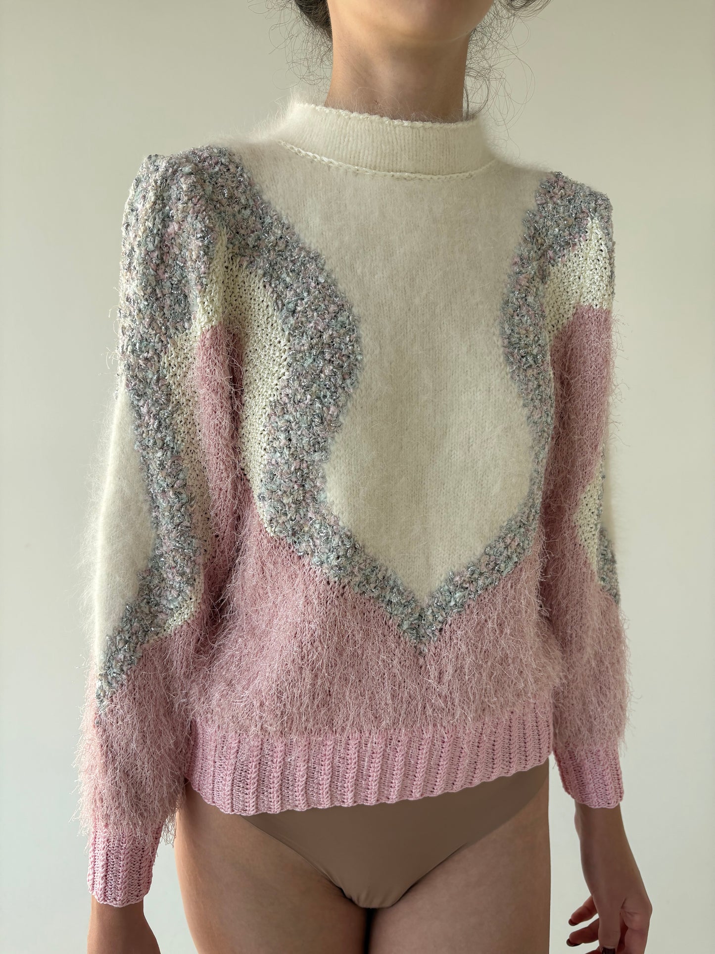 Pulover vinatge excepțional cu naturi bijuterie și 3 tipuri de tricot
