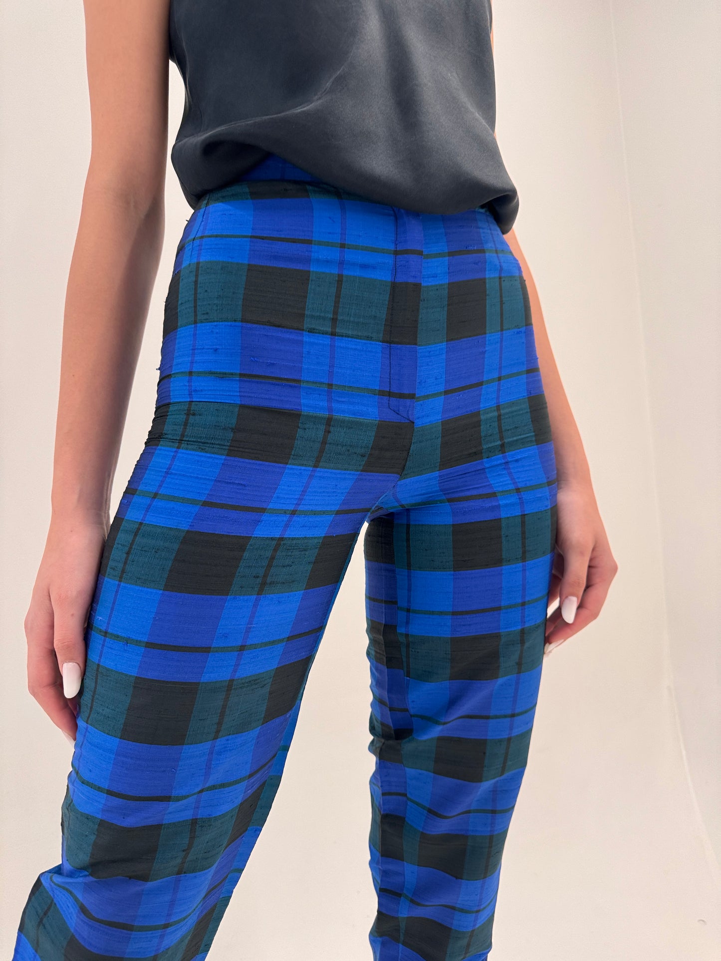 Pantaloni țigaretă cu talie extrem de înaltă de la zi la seară din mătase naturală