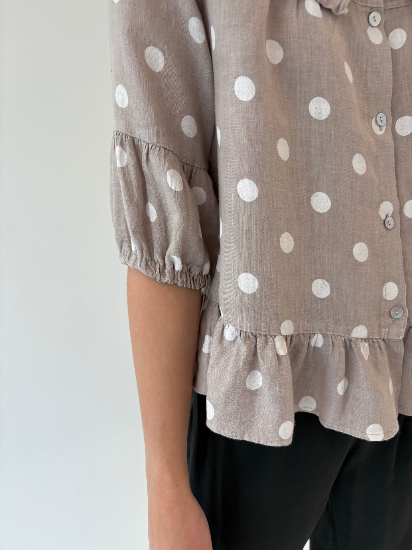 Sacou / top italian light nude din in cu buline
