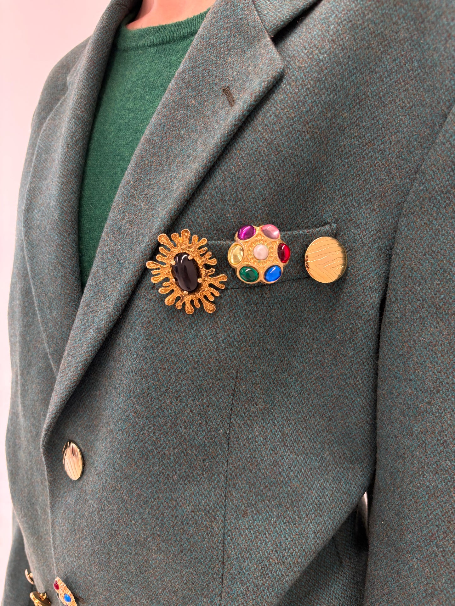 Sacou italian vintage din tweed de lana cu aplicații manuale aurii
