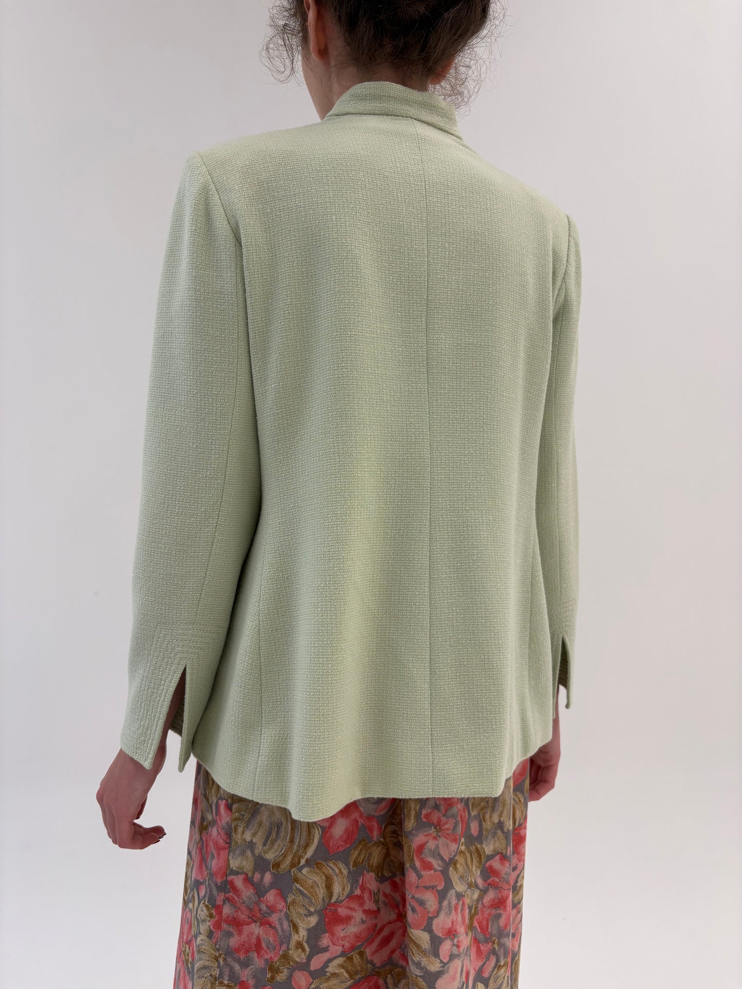 Sacou vintage petite din lana extrafina verde crud în croi ușor cambrat