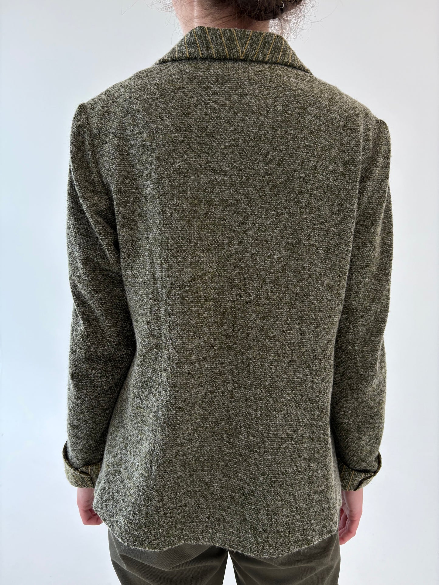 Sacou vintage cambrat din boucle de lana axtrafina în nuanțe de verde