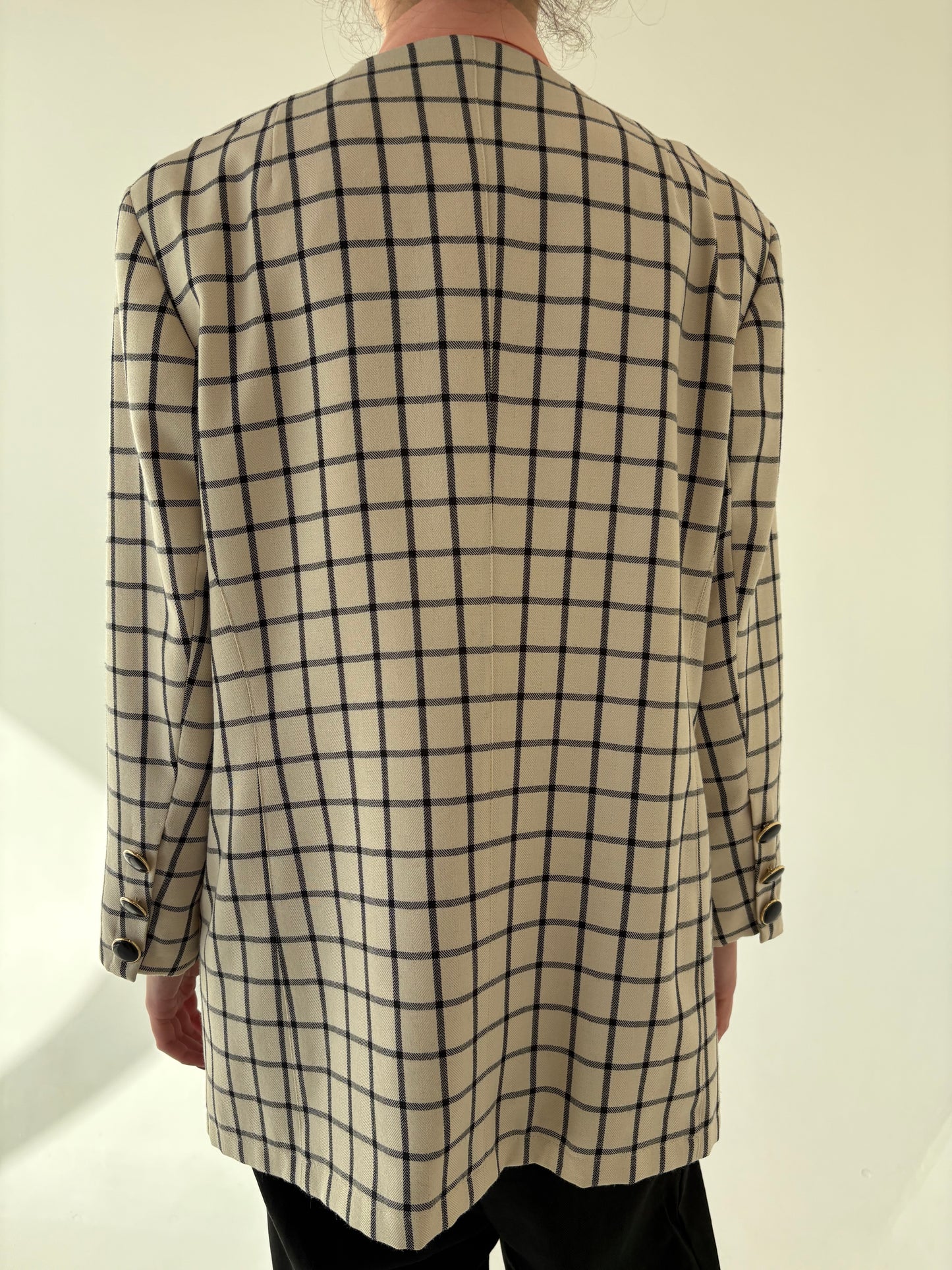 Sacou vintage ivoire cu negru în croi retro modern din lana extrafina