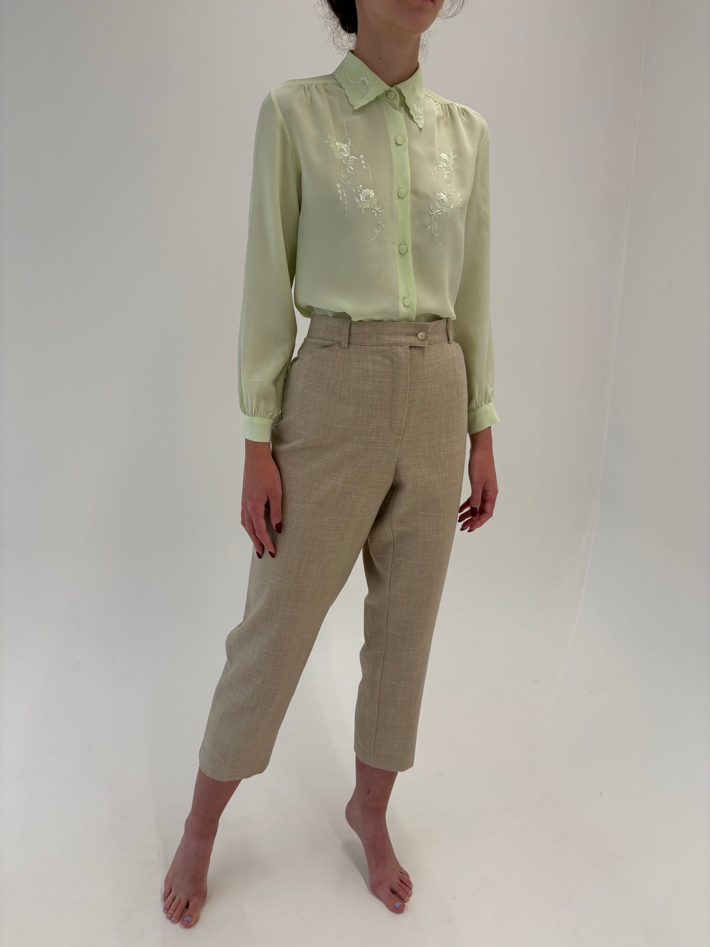 Pantaloni petite camel din stofă de lana extrafina