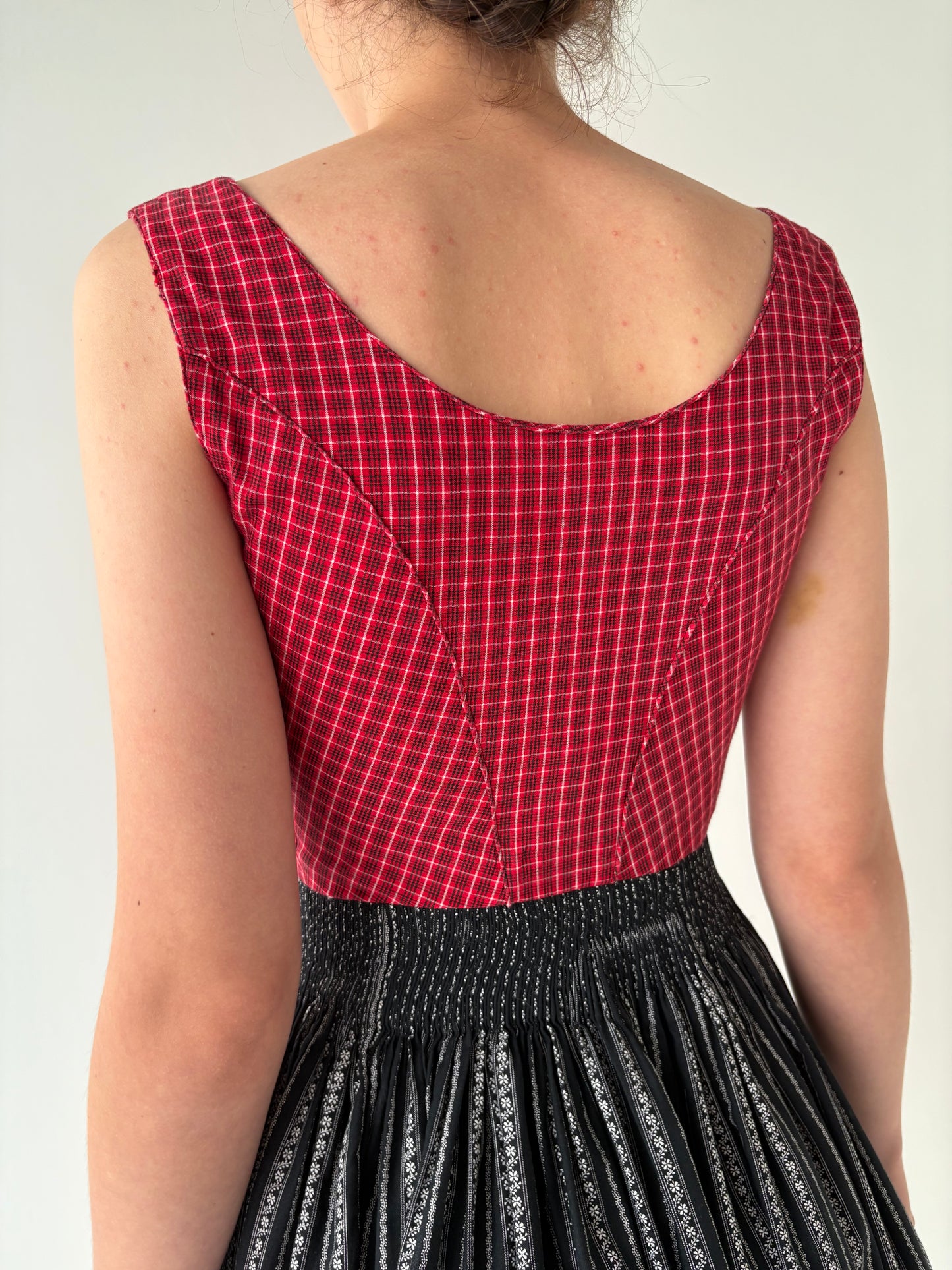 Rochie vintage Milkmaid din pânză cu corsaj și talie ultra înaltă marcată