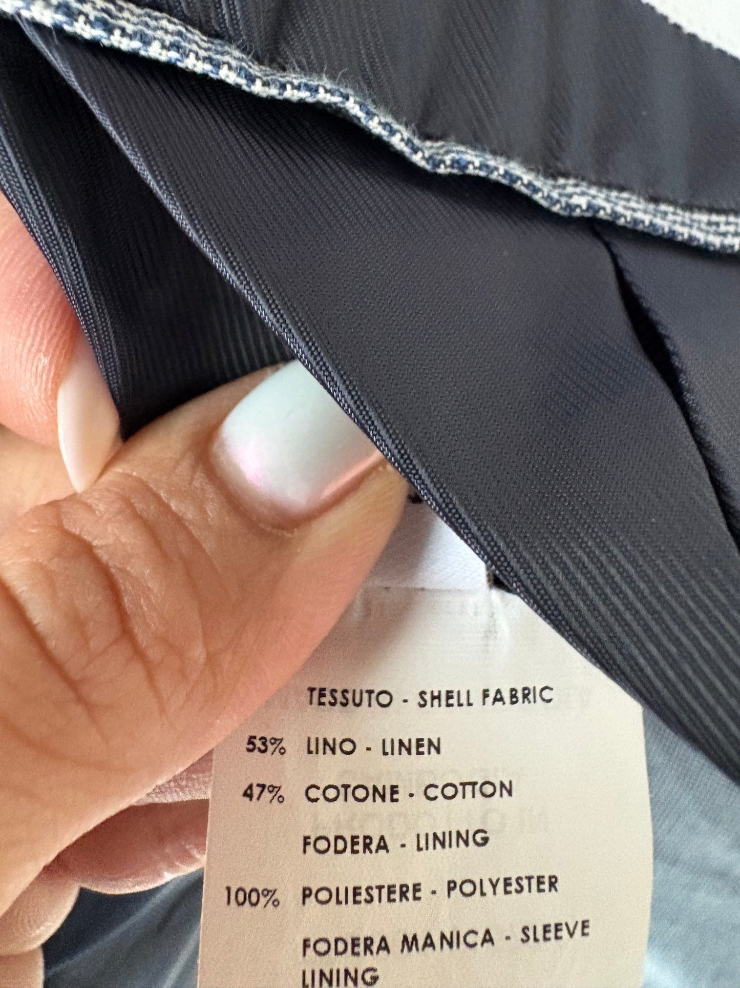 Costum nou italian din pânză de in și bumbac în croi actual