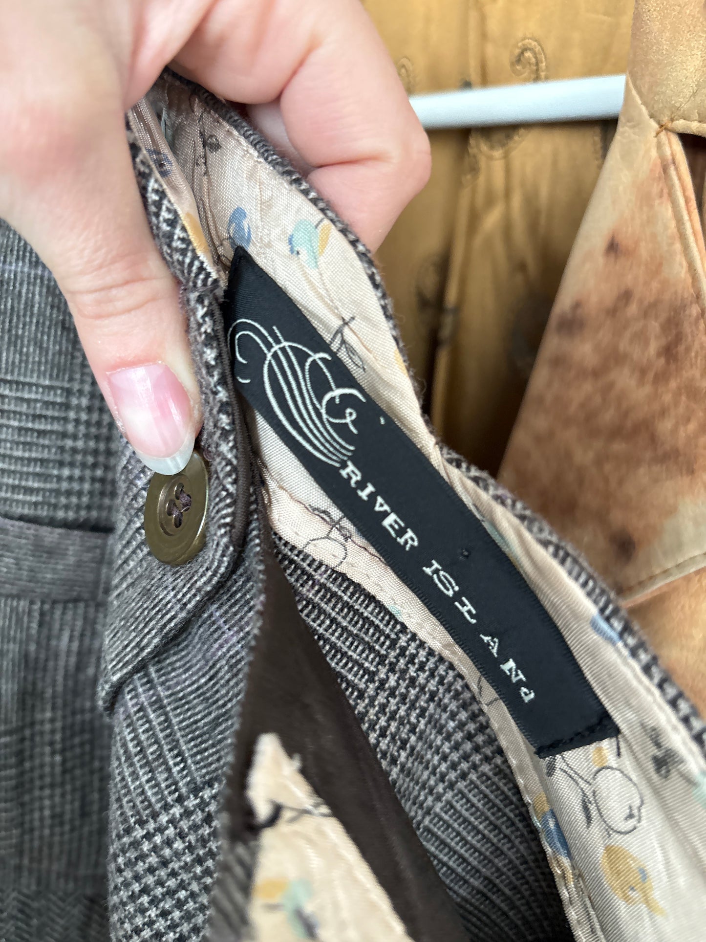 Fustă cu talie extrem de înaltă accentuată din stofita