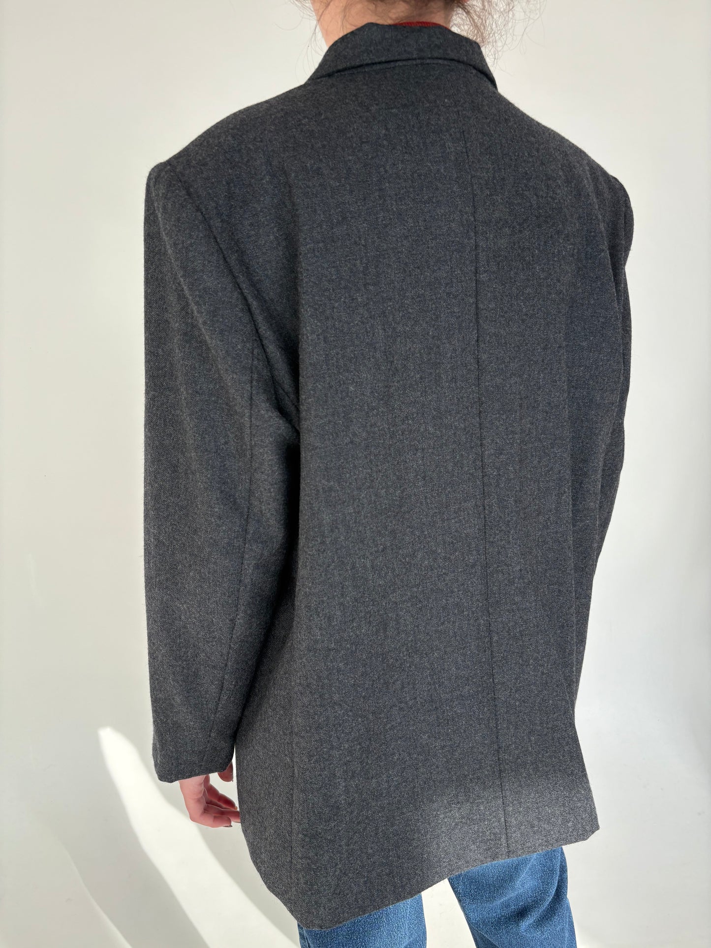 Sacou italian din lana plină pura certificată în croi clasic