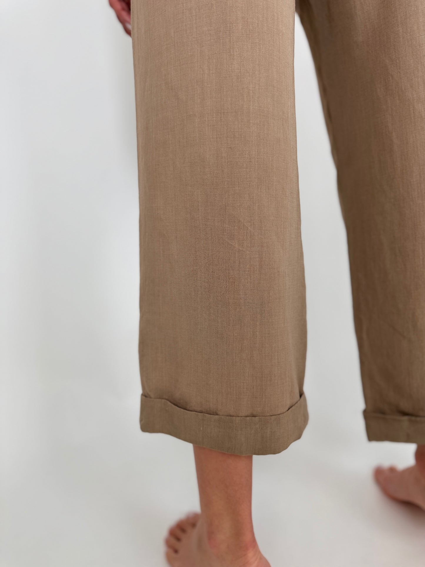 Pantaloni Armani cu talie ultra înaltă
