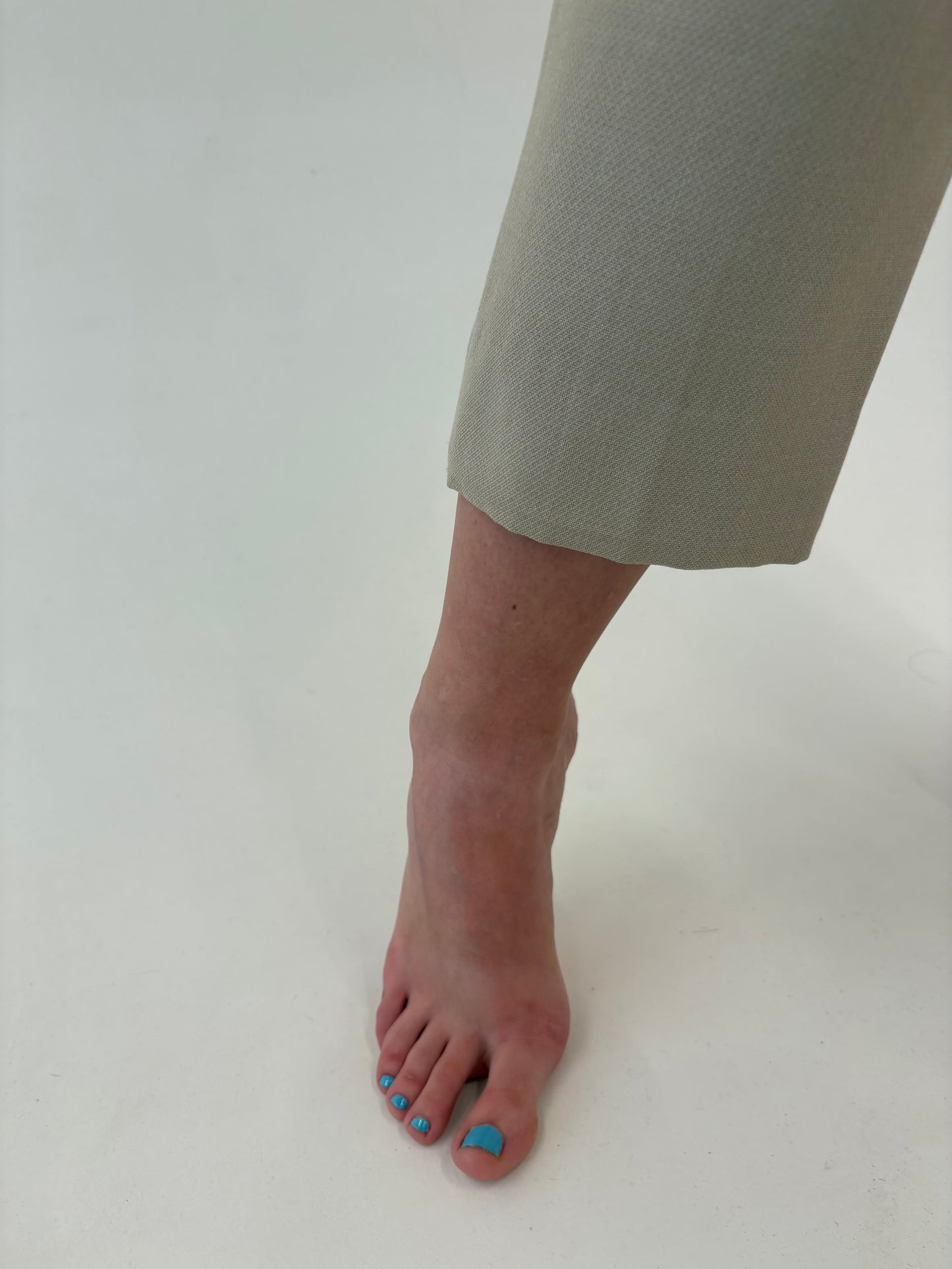 Pantaloni light nude țigaretă cu talie ultra înaltă din lana extrafina