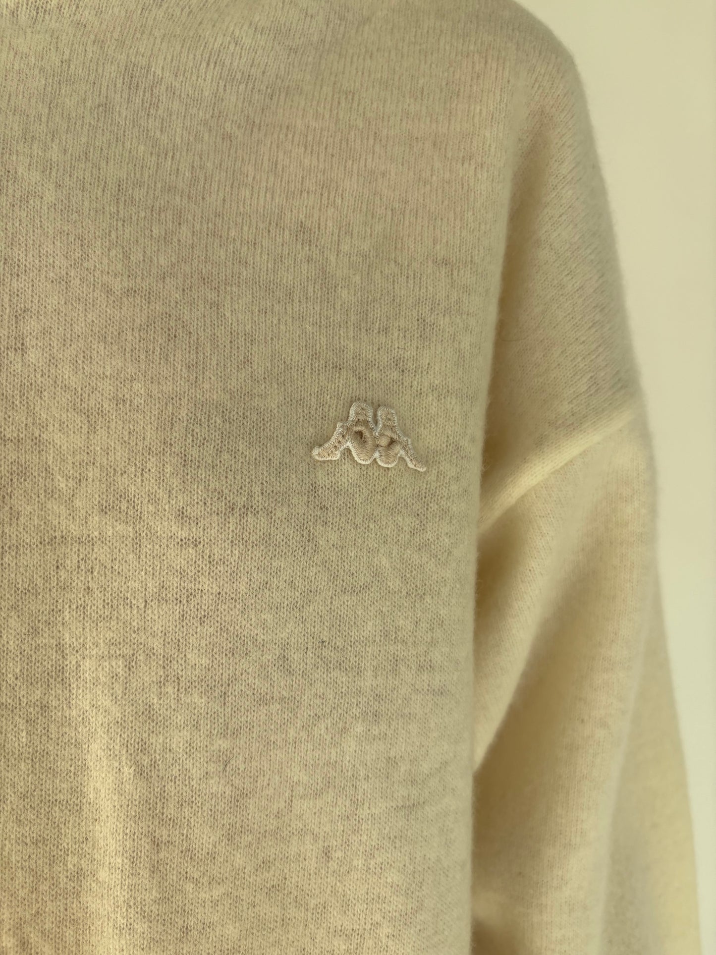 Maletă vintage butter white cu mânecă amplă 80% lana plină extrafina