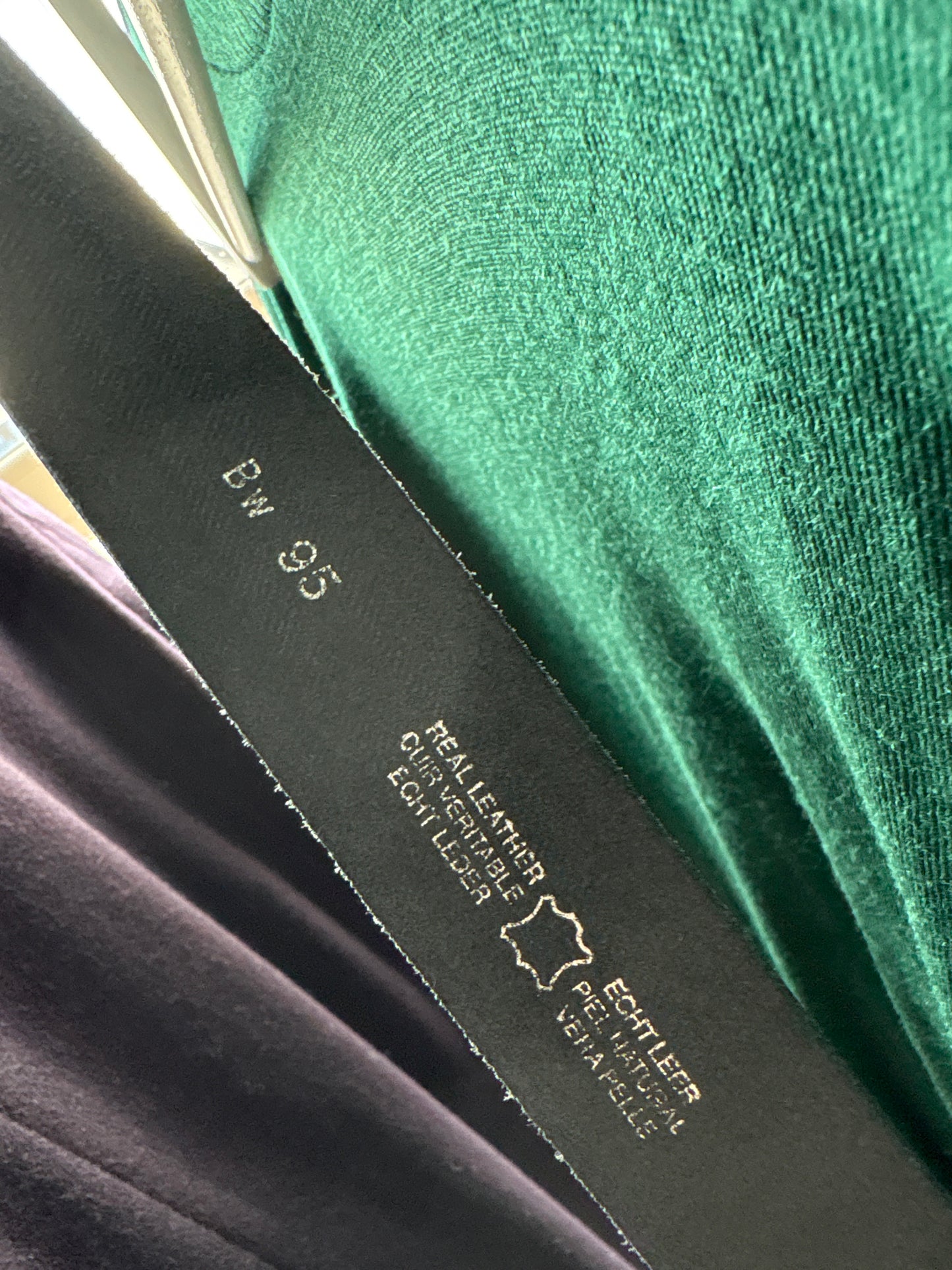 Centura din piele naturală cu feronerie aurie