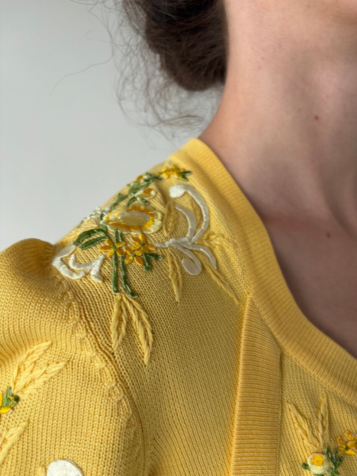 Top vintage italian cu broderie manuală excepțională