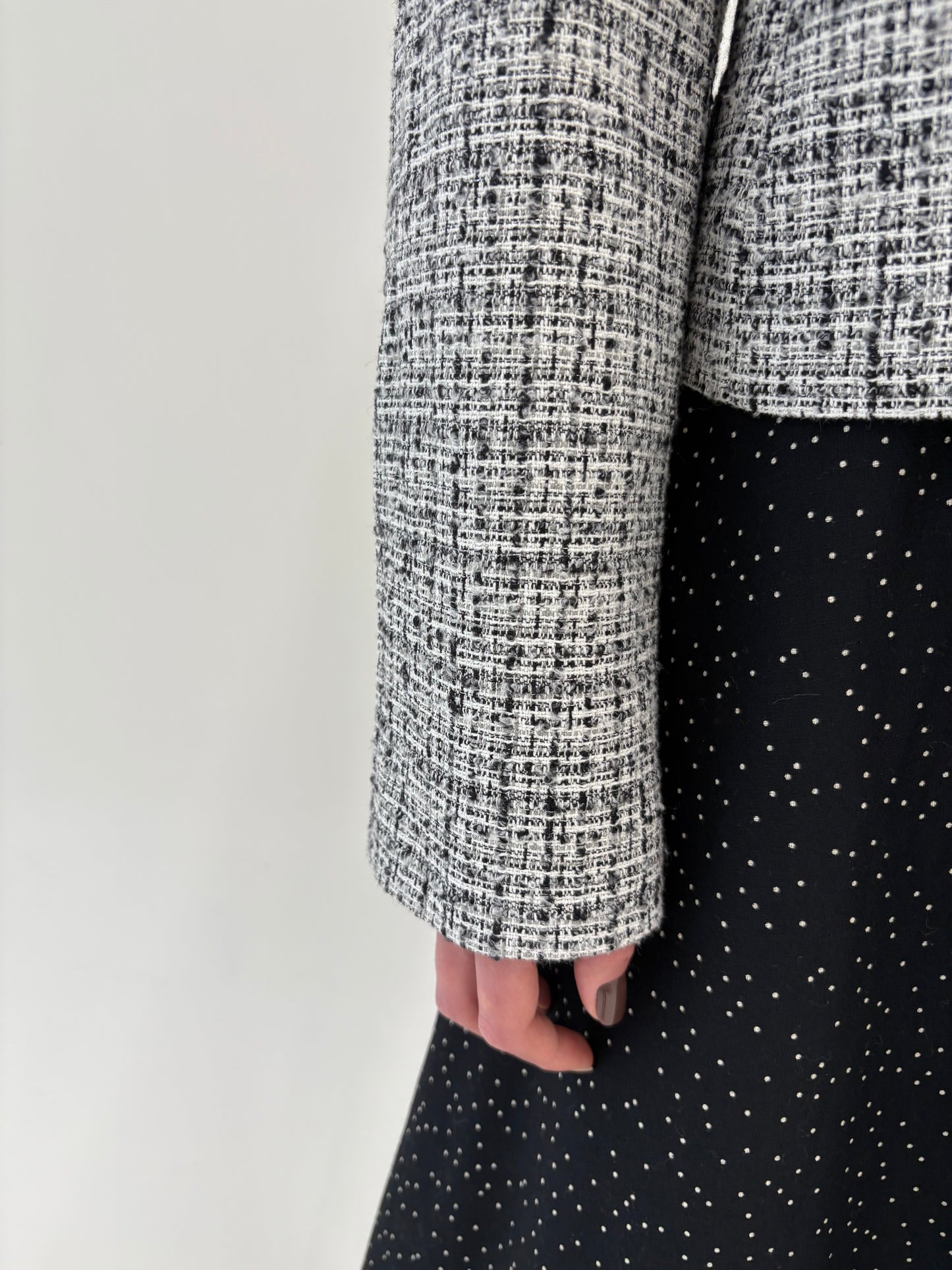 Sacou de brand premium italian în stil Chanel din tweed în croi minimalist