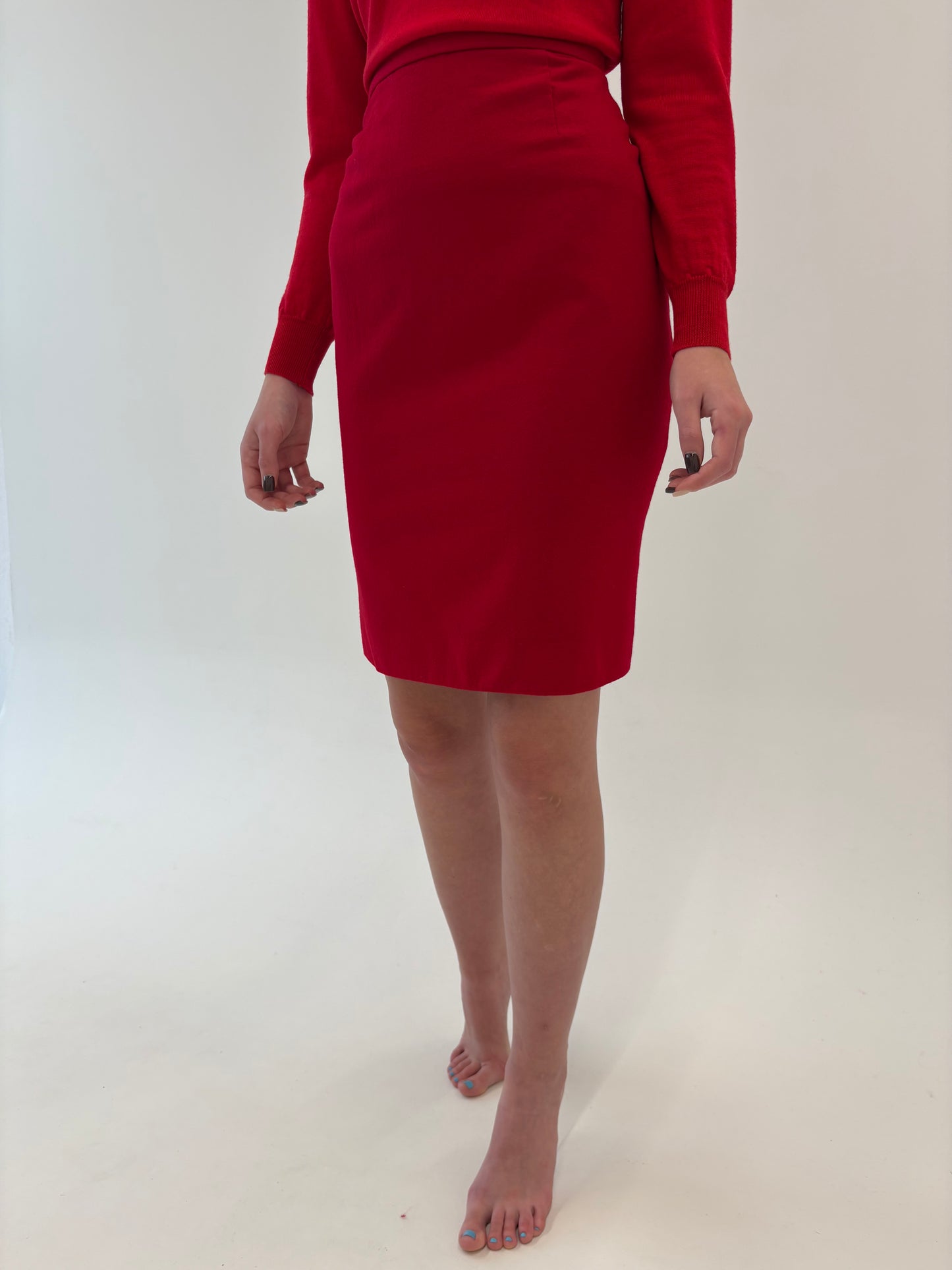 Fustă cherry red din lana cu talie ultra înaltă marcată pentru siluete mar