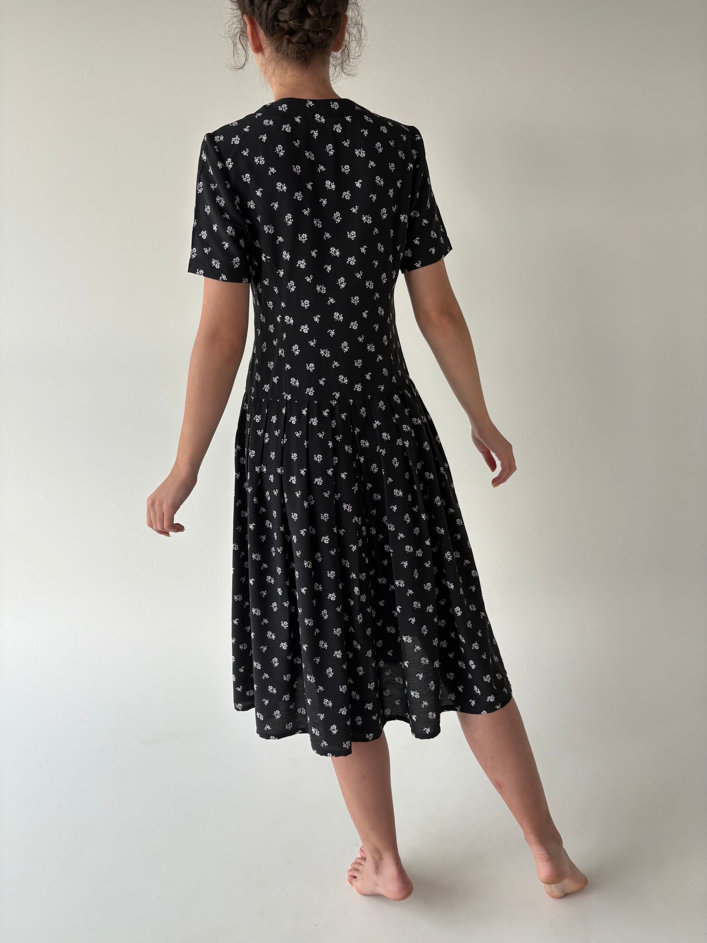 LBD vintage usor cambrata în croi super demoni cu print delicat ivoire