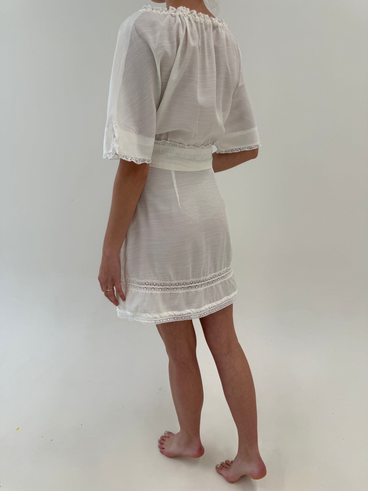Rochie vintage superbă din panzica cu talie ultra marcată înaltă