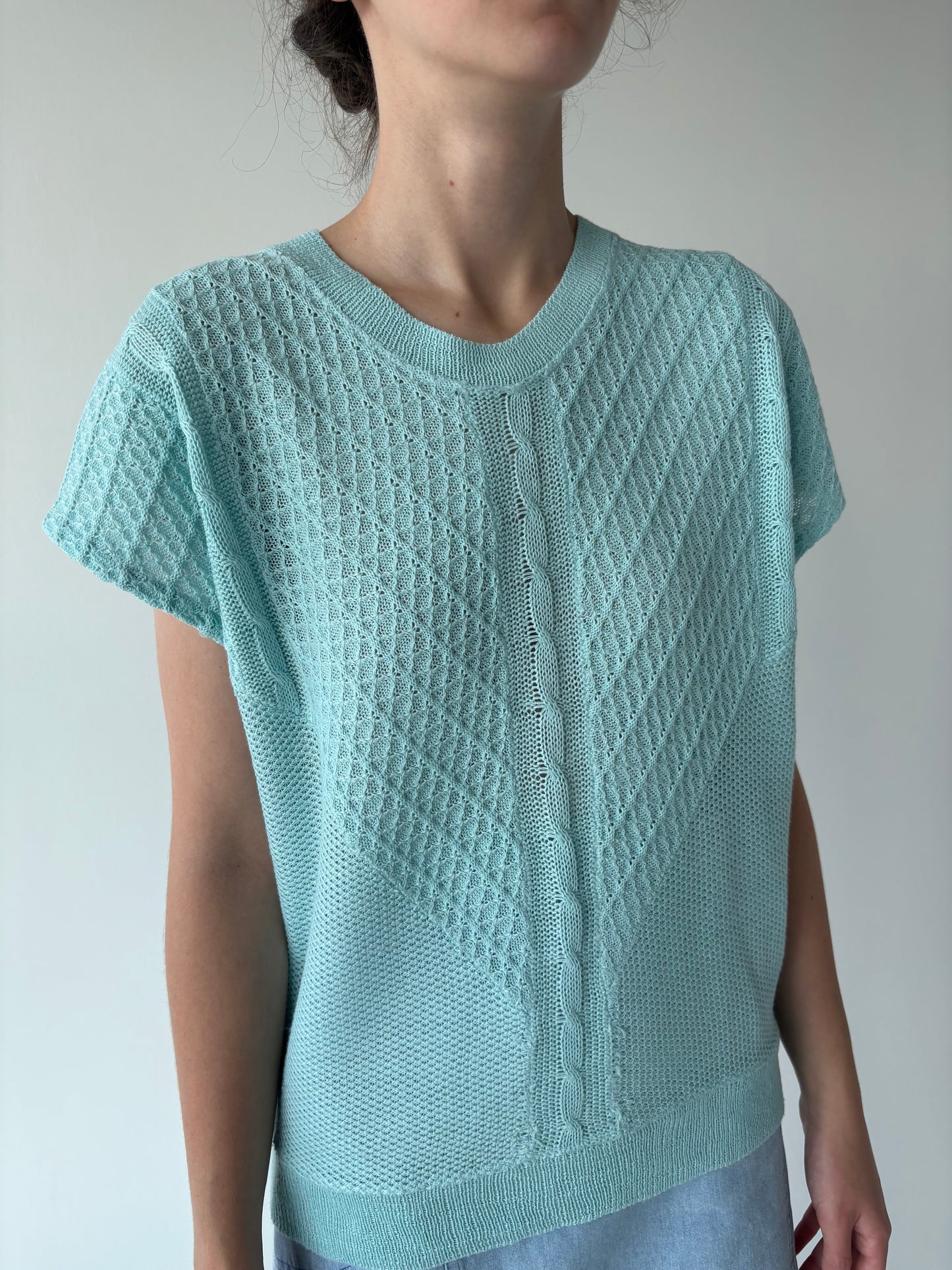 Top vintage light turquoise din jerse vaporos de vară