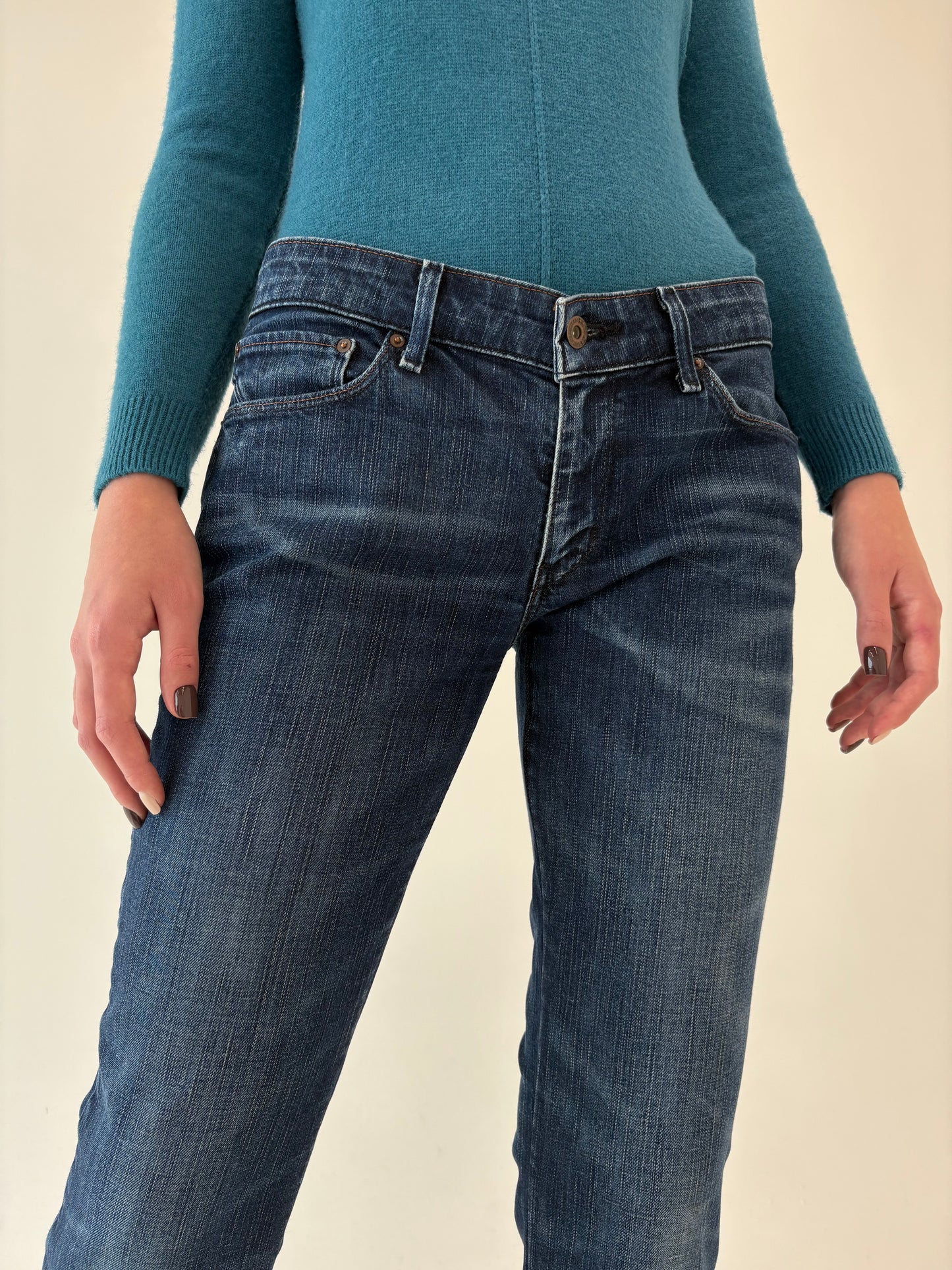 Jeans Levi’s demi curve dark wash modelatori