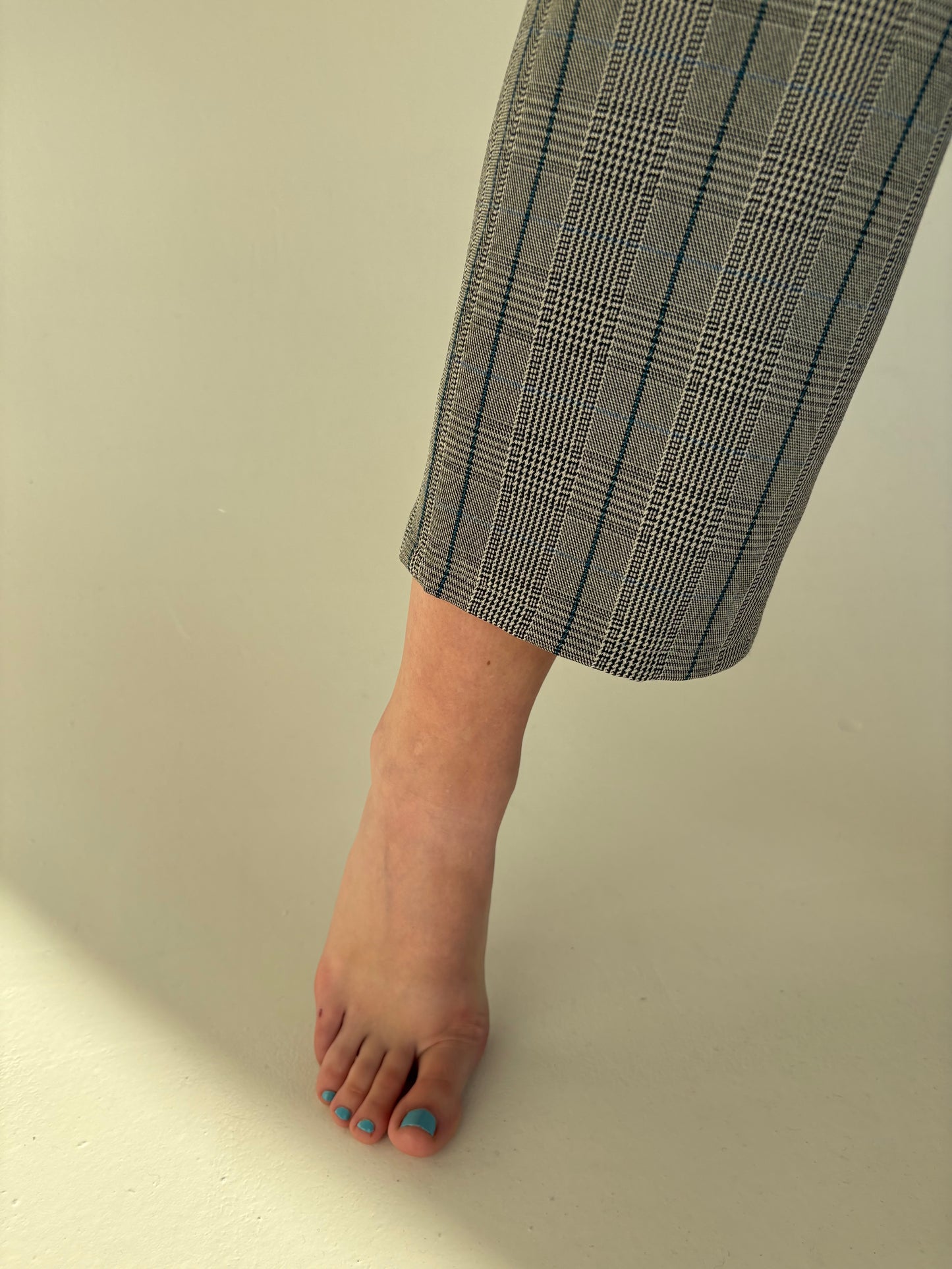 Pantaloni în carouri din lana extrafina strech confort cu talie înaltă mom fit