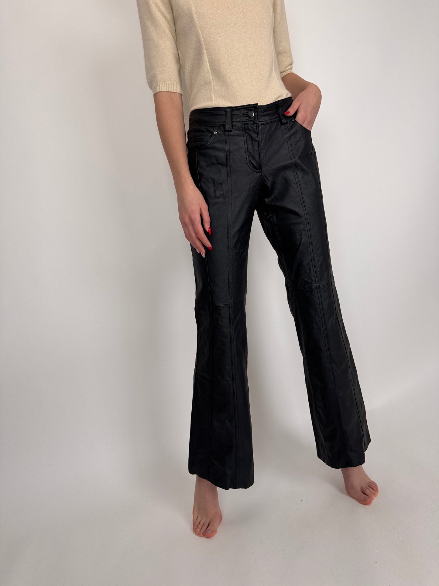 Pantaloni evazați din piele naturală