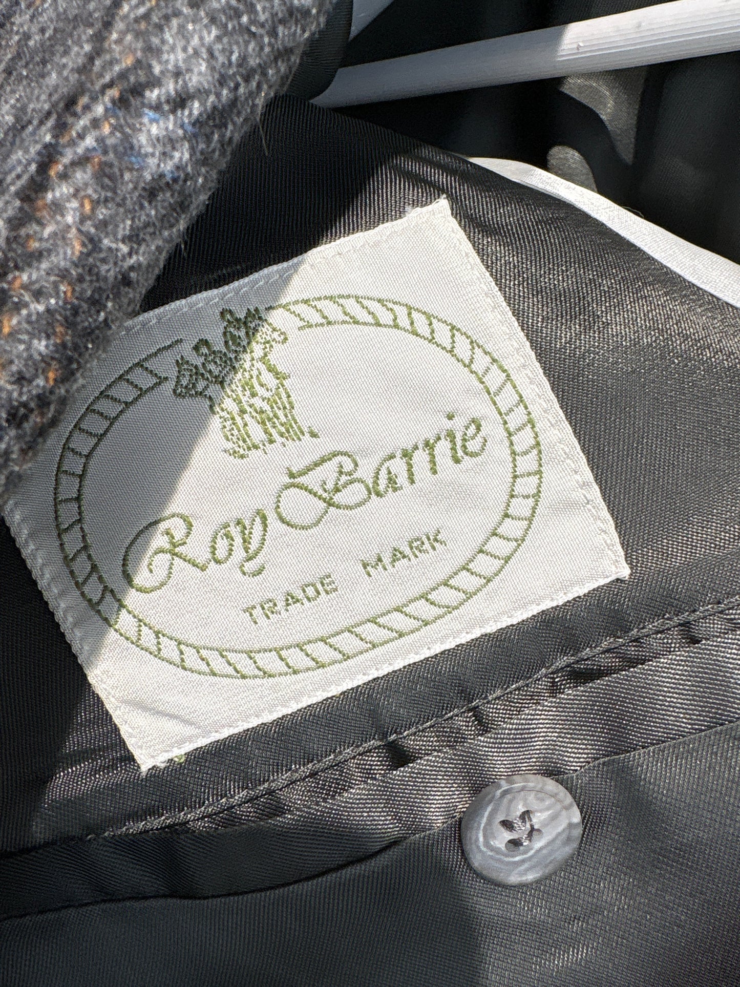 Sacou din tweed de lana pura in croi actual și nuanțe neutre