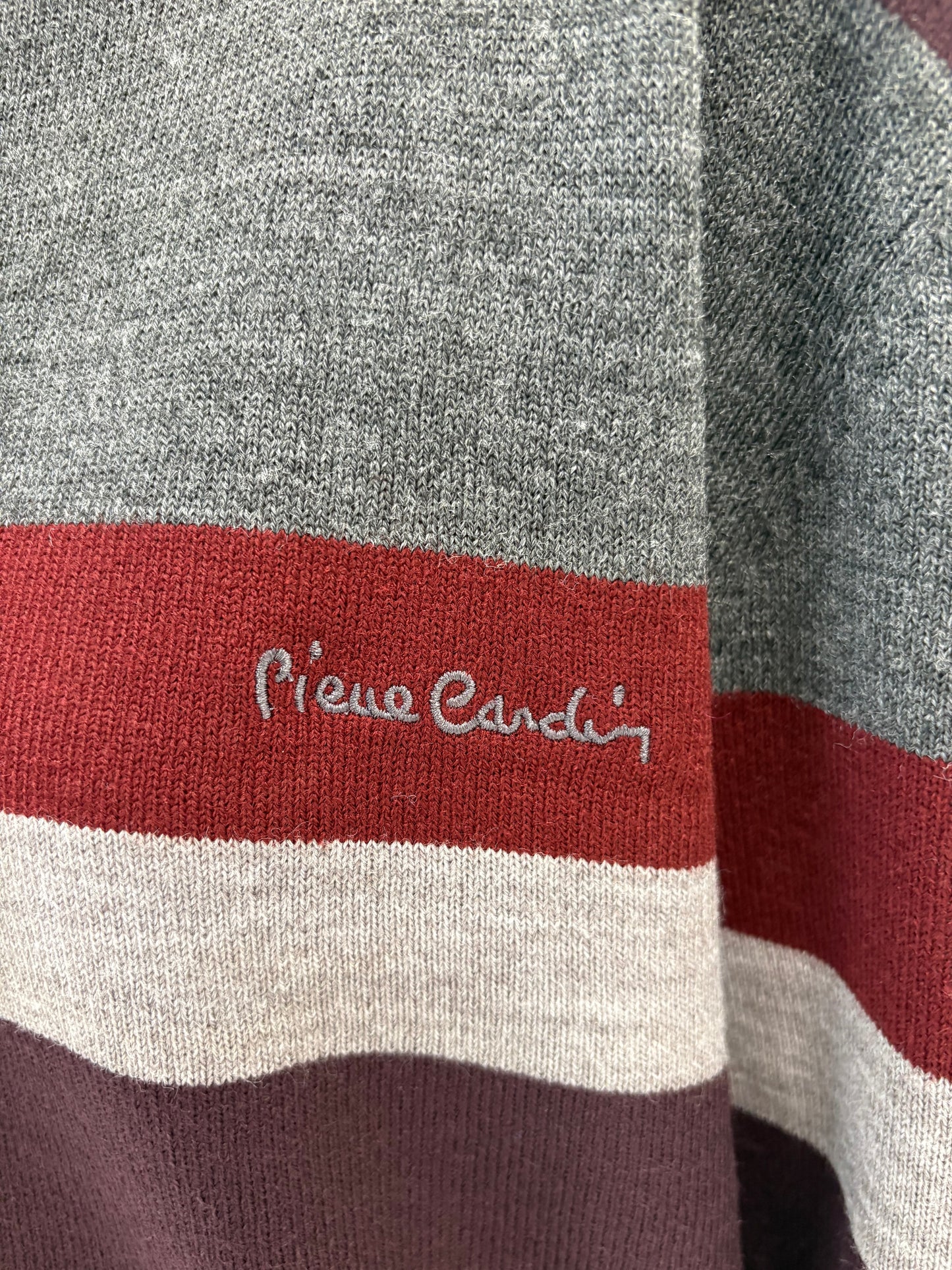 Pulover lxuury Pierre Cardin în combinație sueoeba de culori din lana extrafina