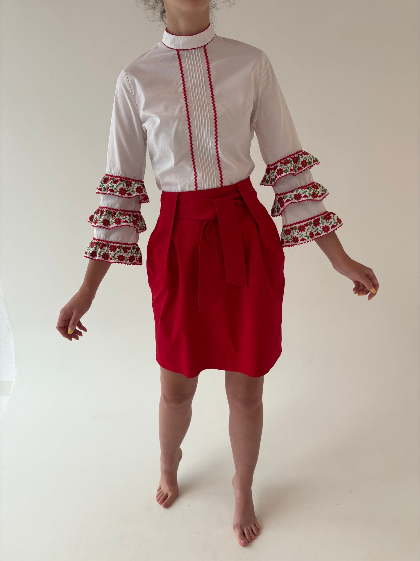 Fustă cherry red în croi chic din poplin de bumbac