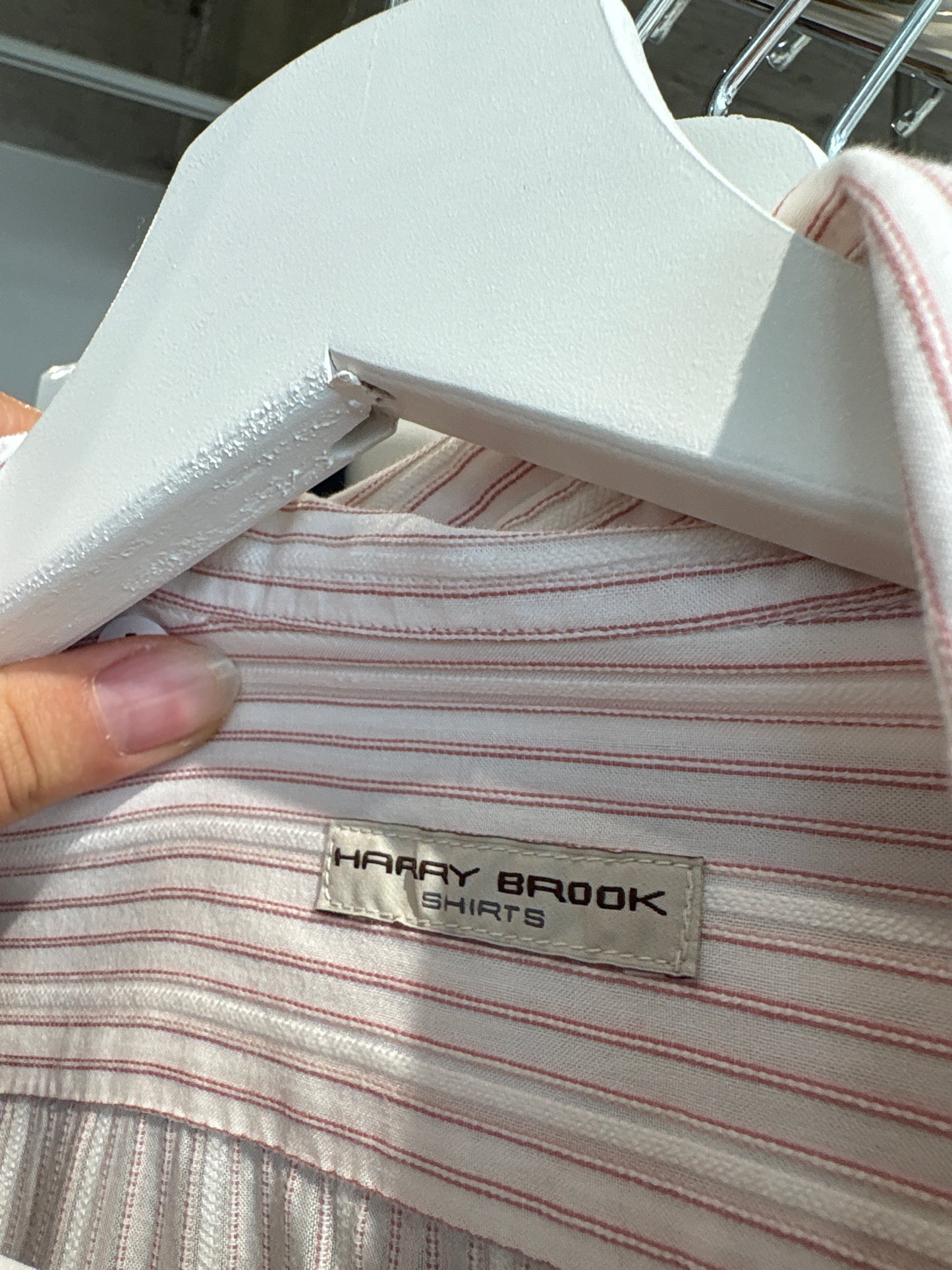 Cămașa din poplin gros texturat cu dungi oxblood verticale fine