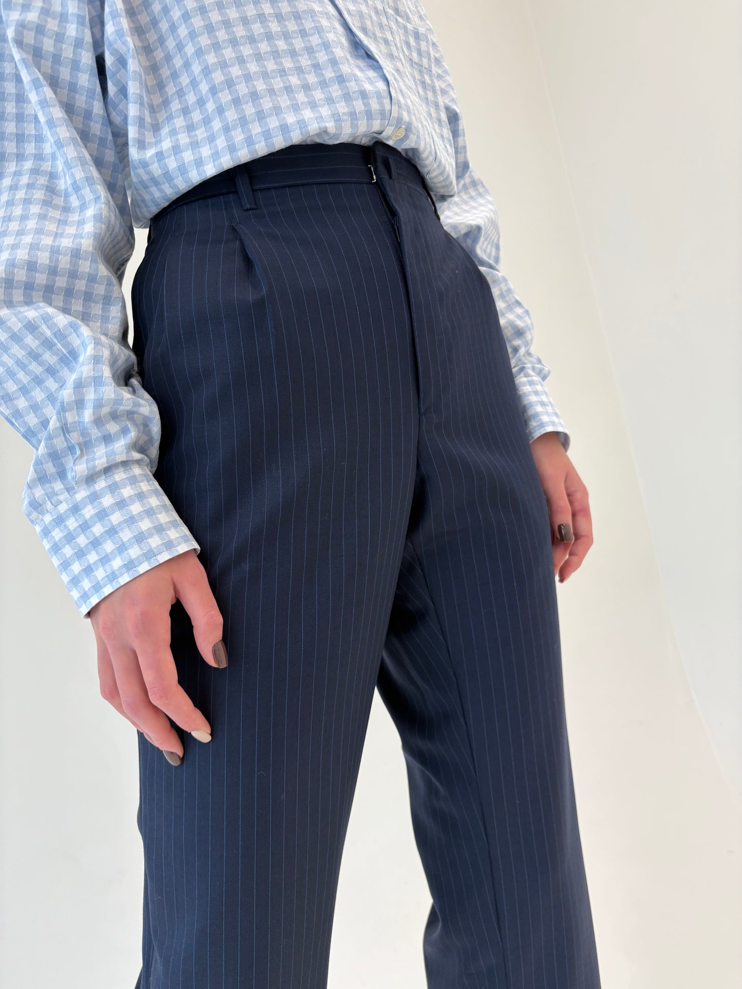Costum petite Alta Moda couture din stofă ultra luxury Saville Row Londra