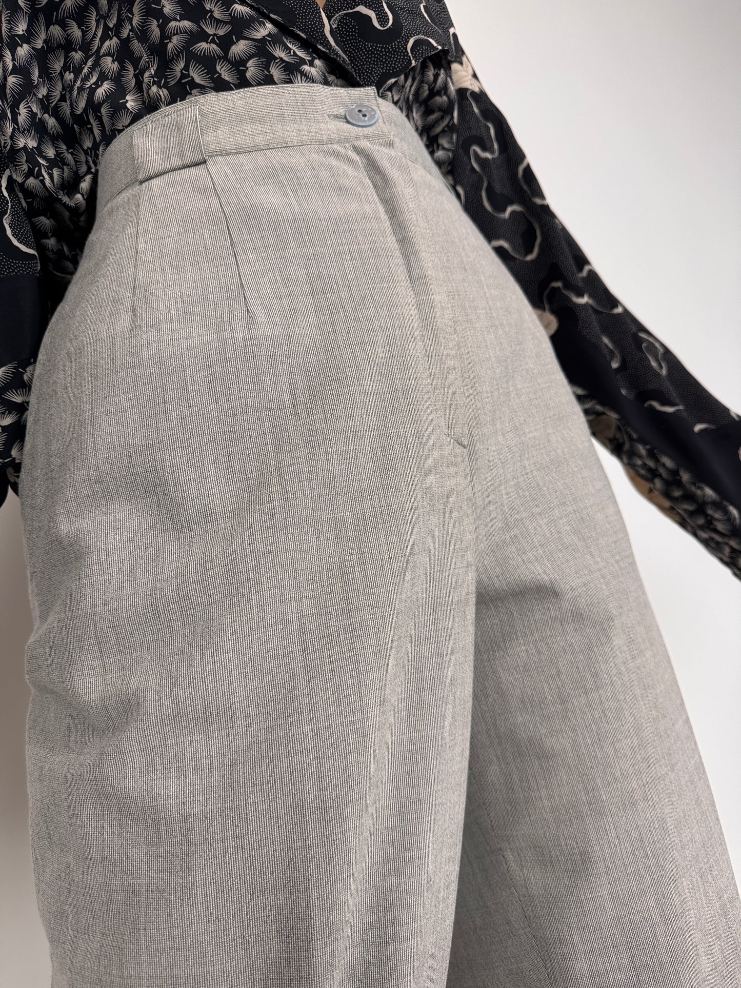 Pantaloni petite țigaretă cu talie ultra înaltă din pânză light gray