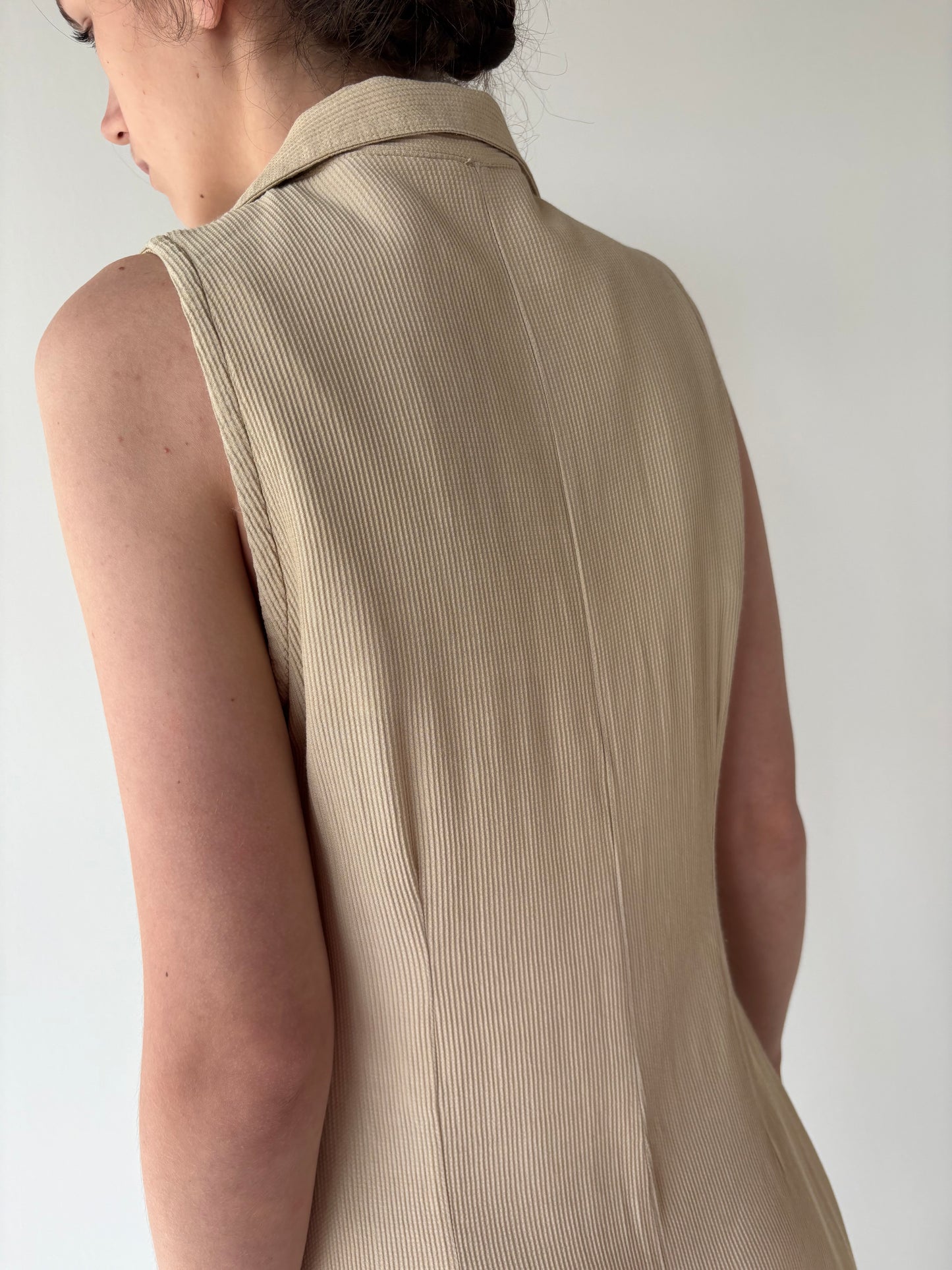 Salopeta vintage camel în croi minimalist