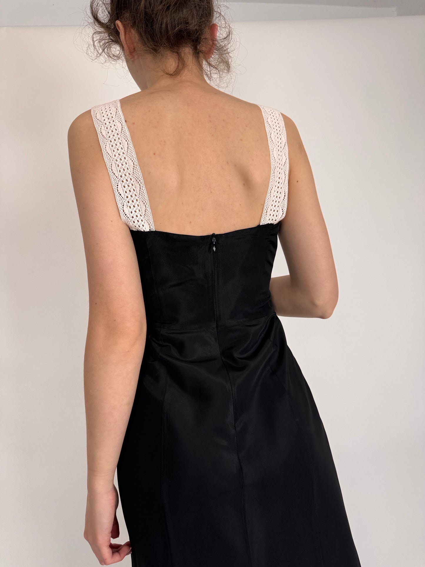 LBD vintage italian cu inserții din dantelă macrame