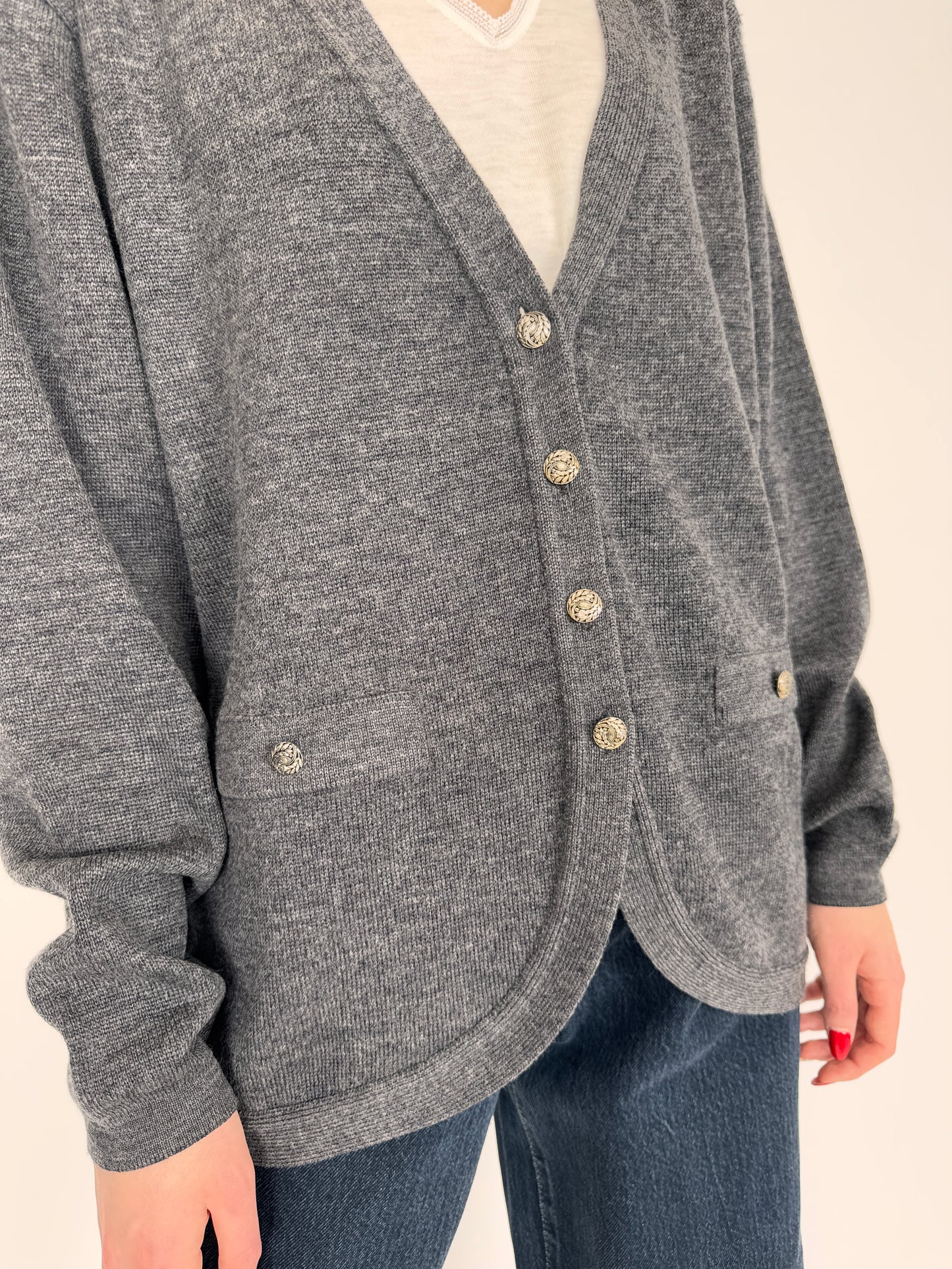 Cardigan în stil Chanel din lana extrafina de gramaj mare