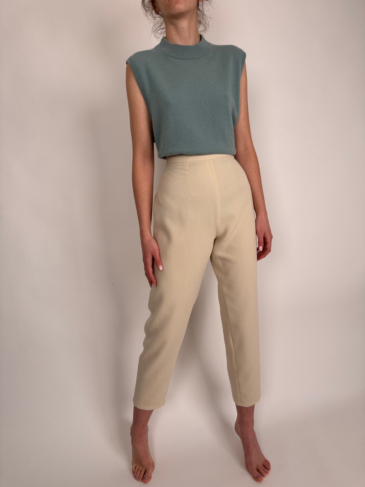 Pantaloni țigaretă linen nude cu talie ultra înaltă marcată