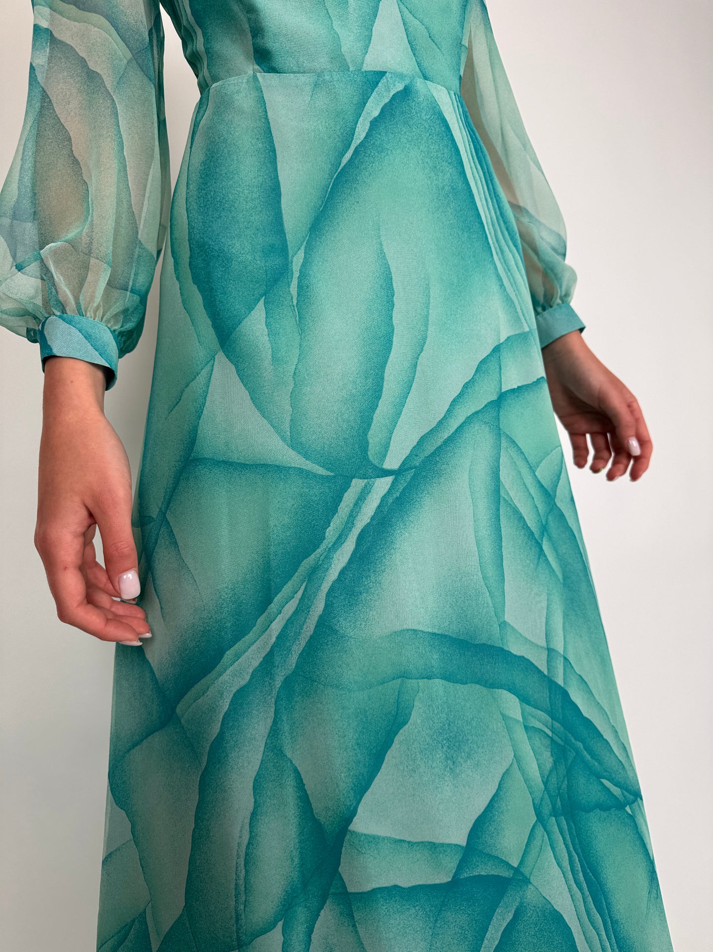 Rochie vintage în croi de ani 50 și nuanțe superbe
